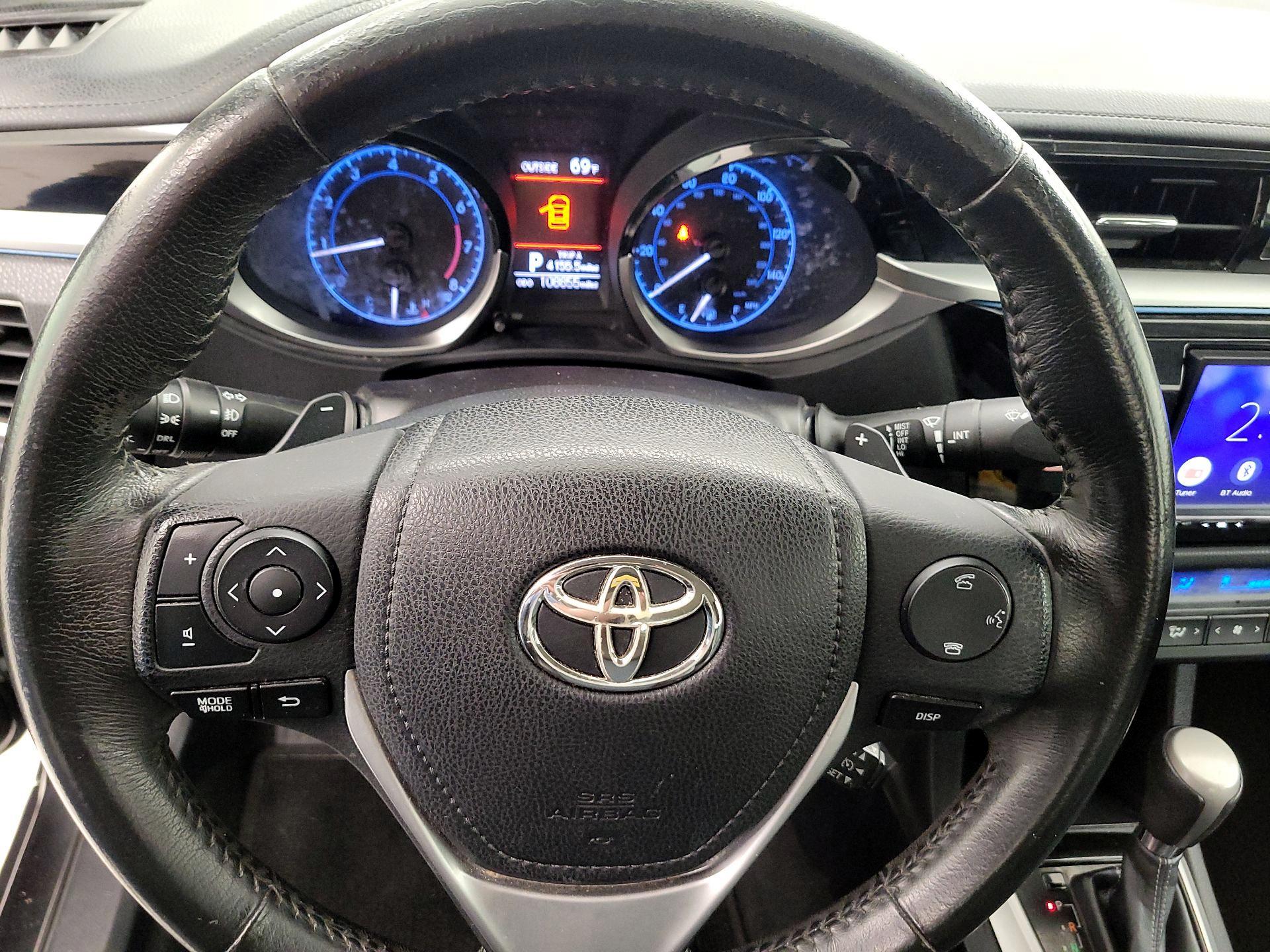 Thumbnail: 2015 Toyota Corolla - 10