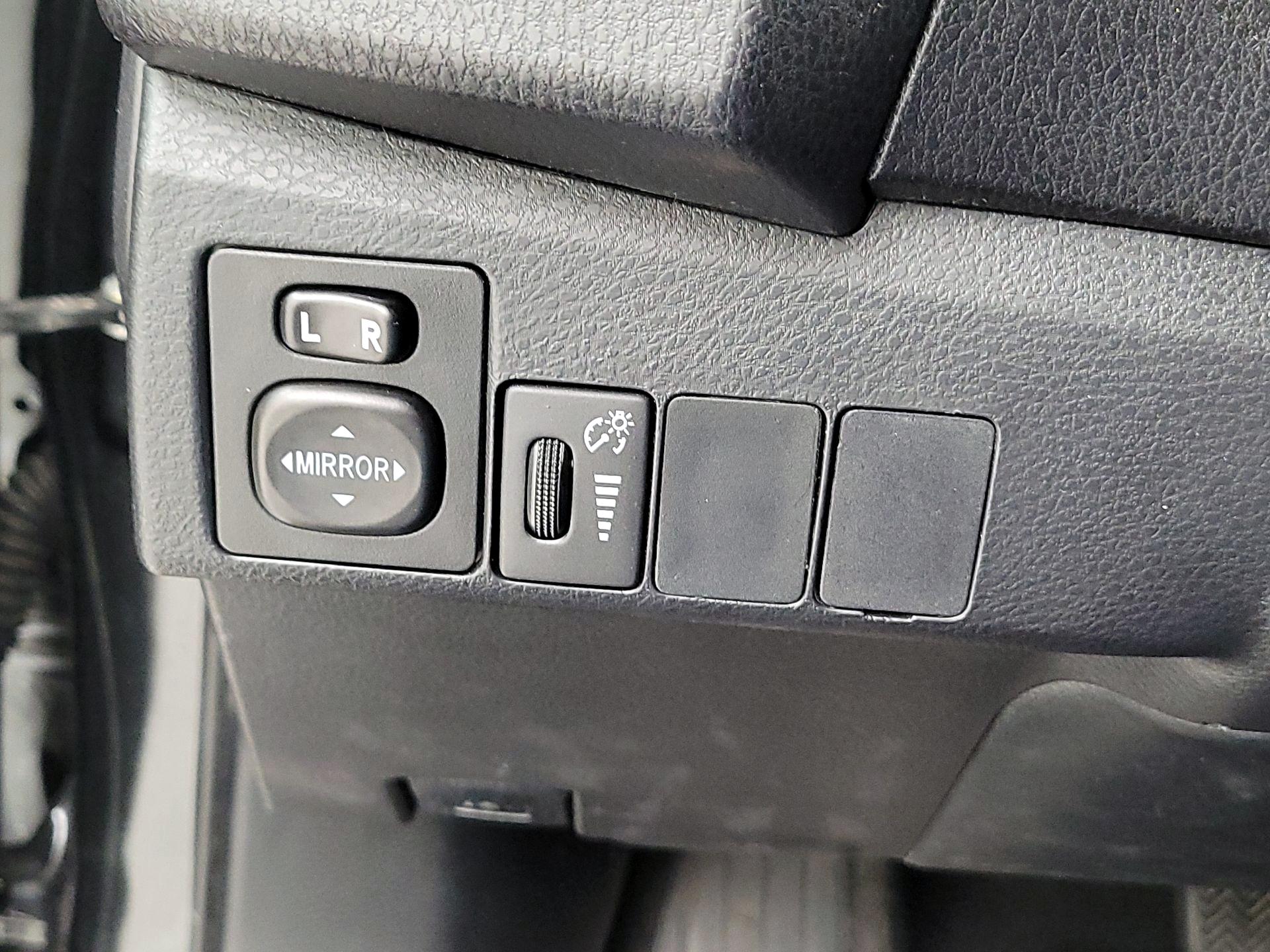 Thumbnail: 2015 Toyota Corolla - 13