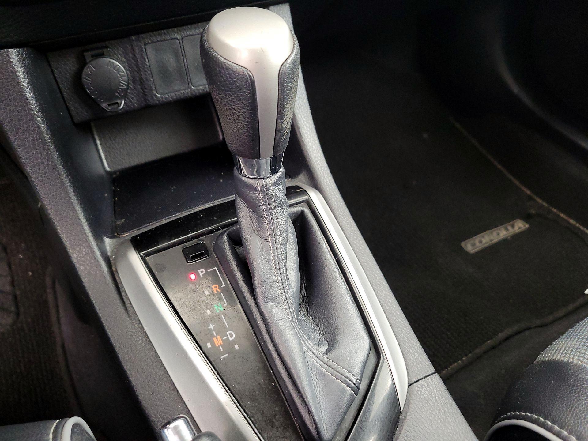 Thumbnail: 2015 Toyota Corolla - 17