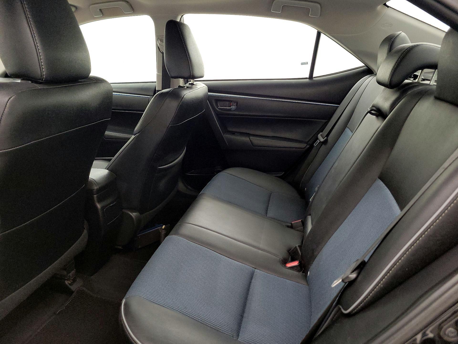 Thumbnail: 2015 Toyota Corolla - 18