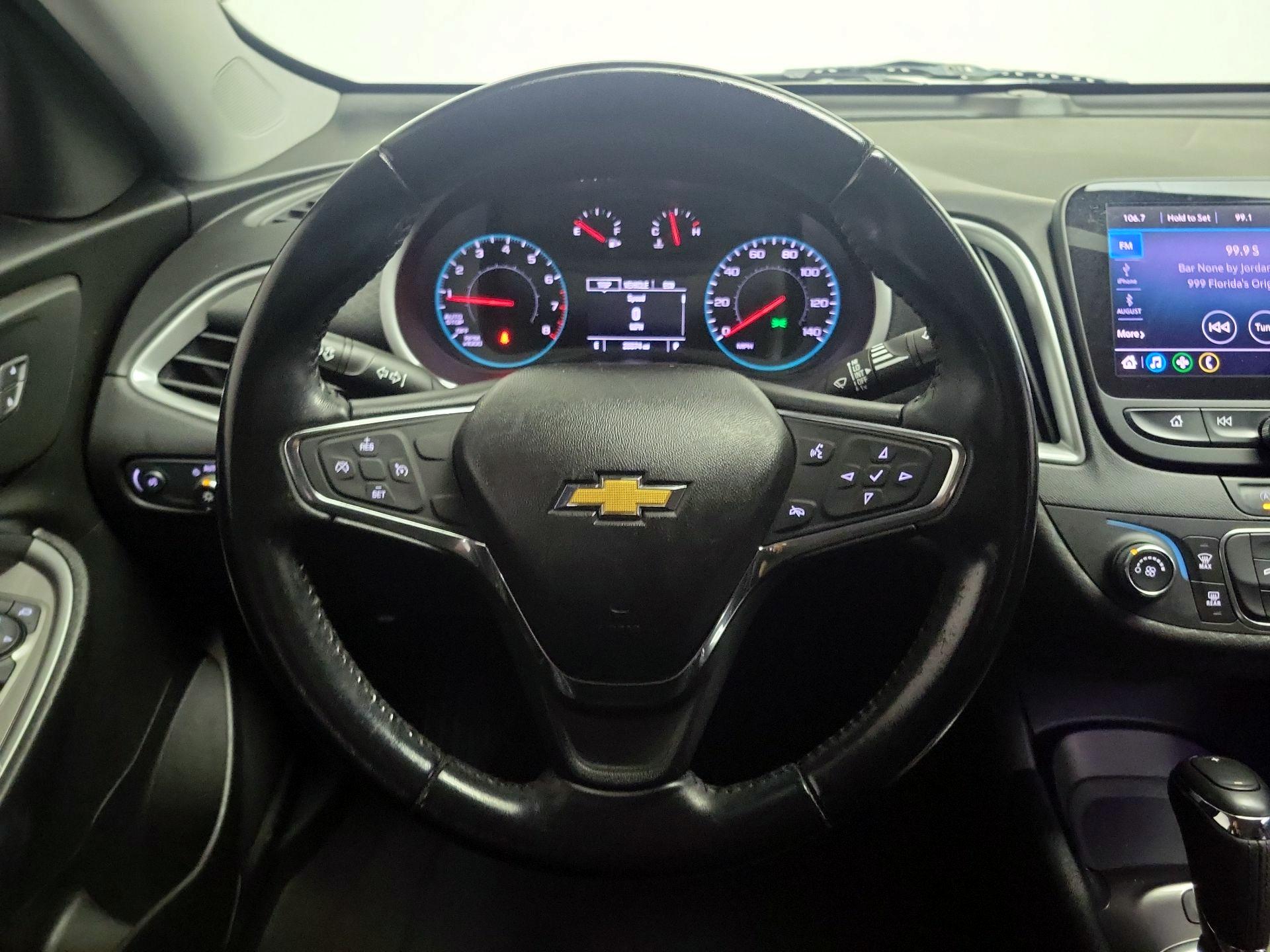 Thumbnail: 2020 Chevrolet Malibu - 10