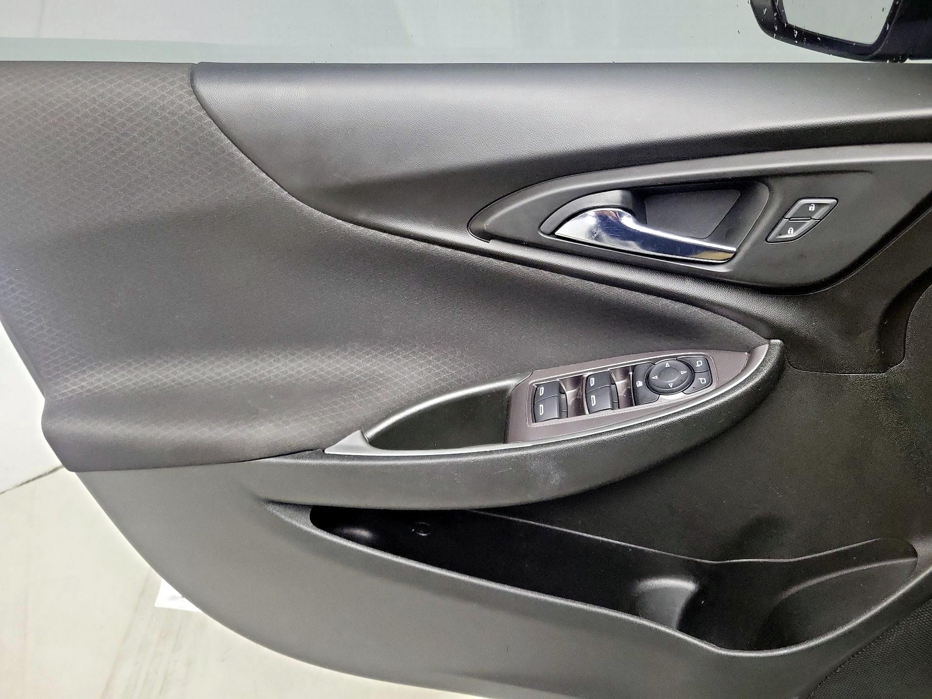 Thumbnail: 2020 Chevrolet Malibu - 12