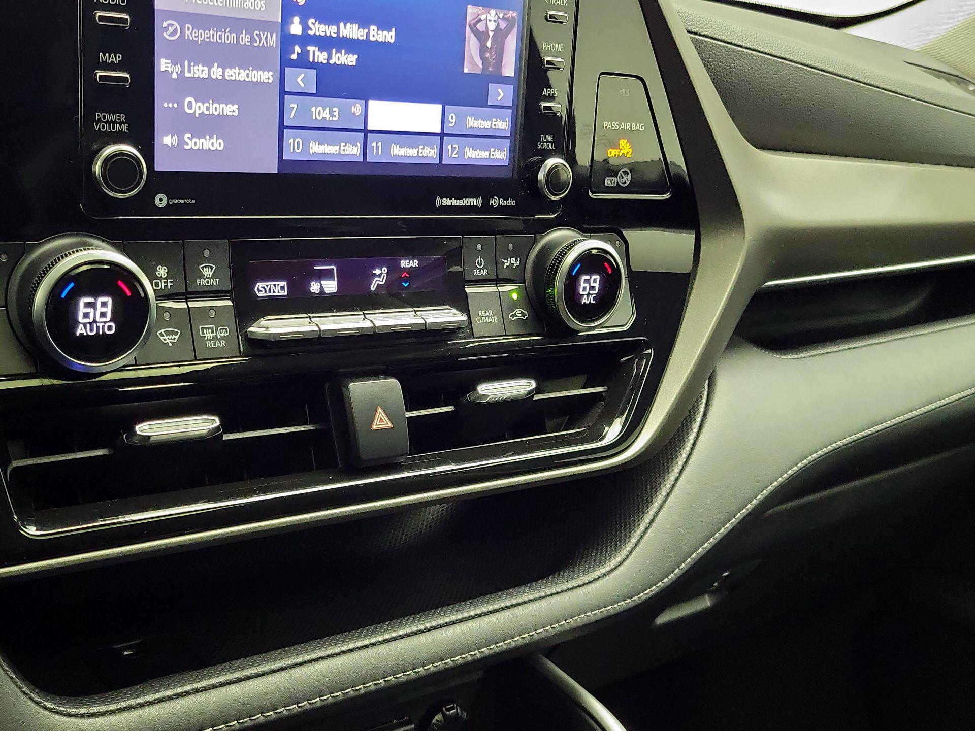 Thumbnail: 2021 Toyota Highlander - 16