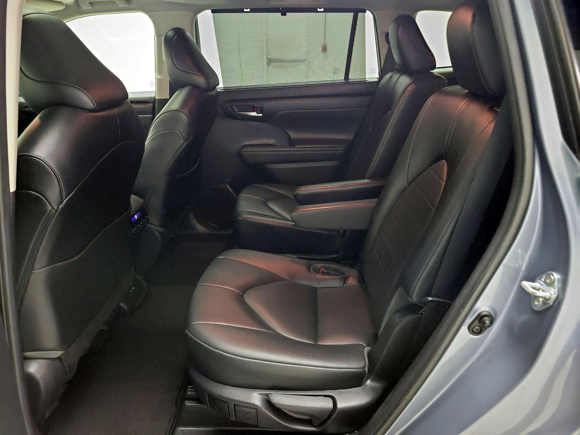 Thumbnail: 2021 Toyota Highlander - 20