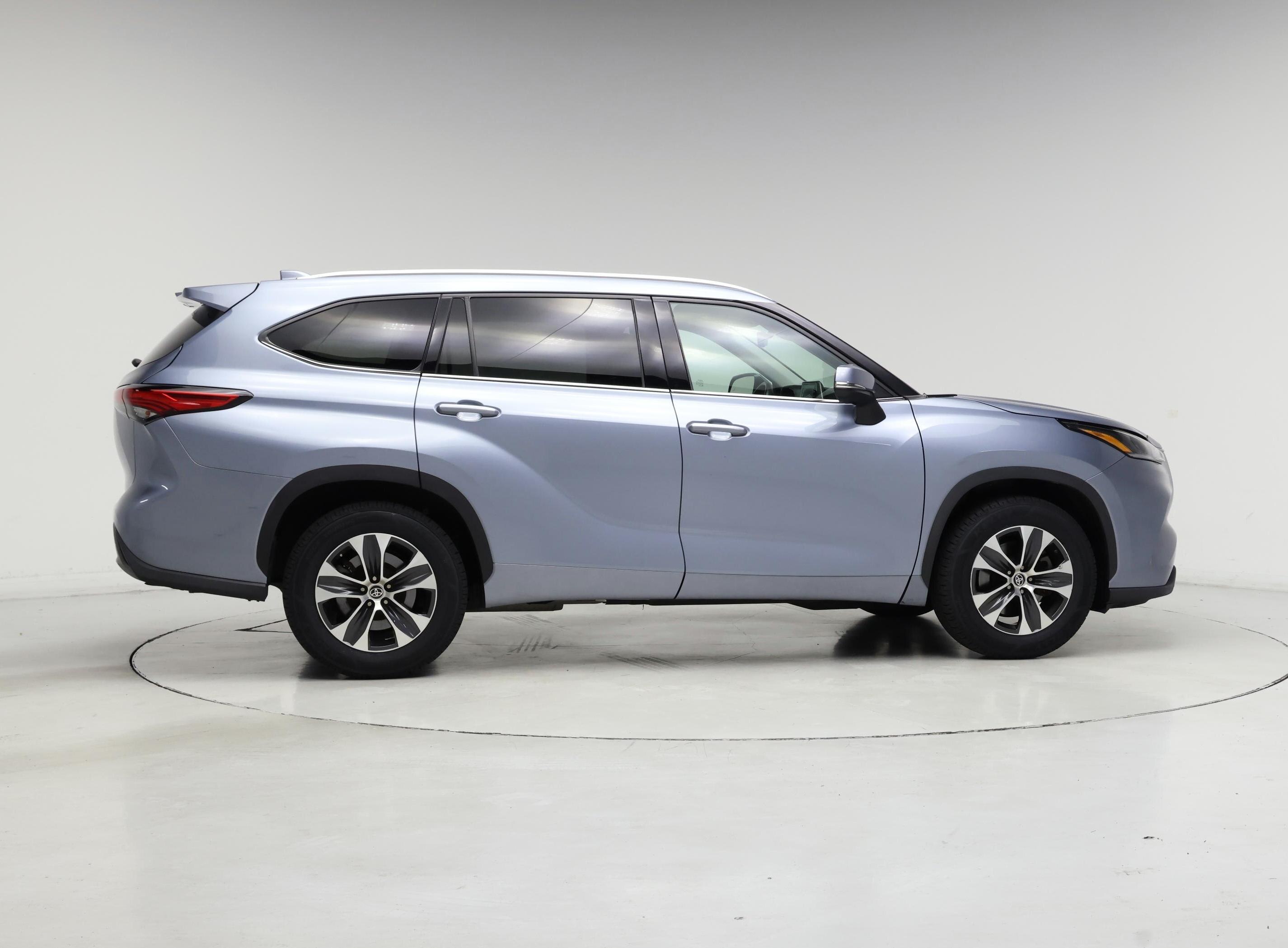 Thumbnail: 2021 Toyota Highlander - 7