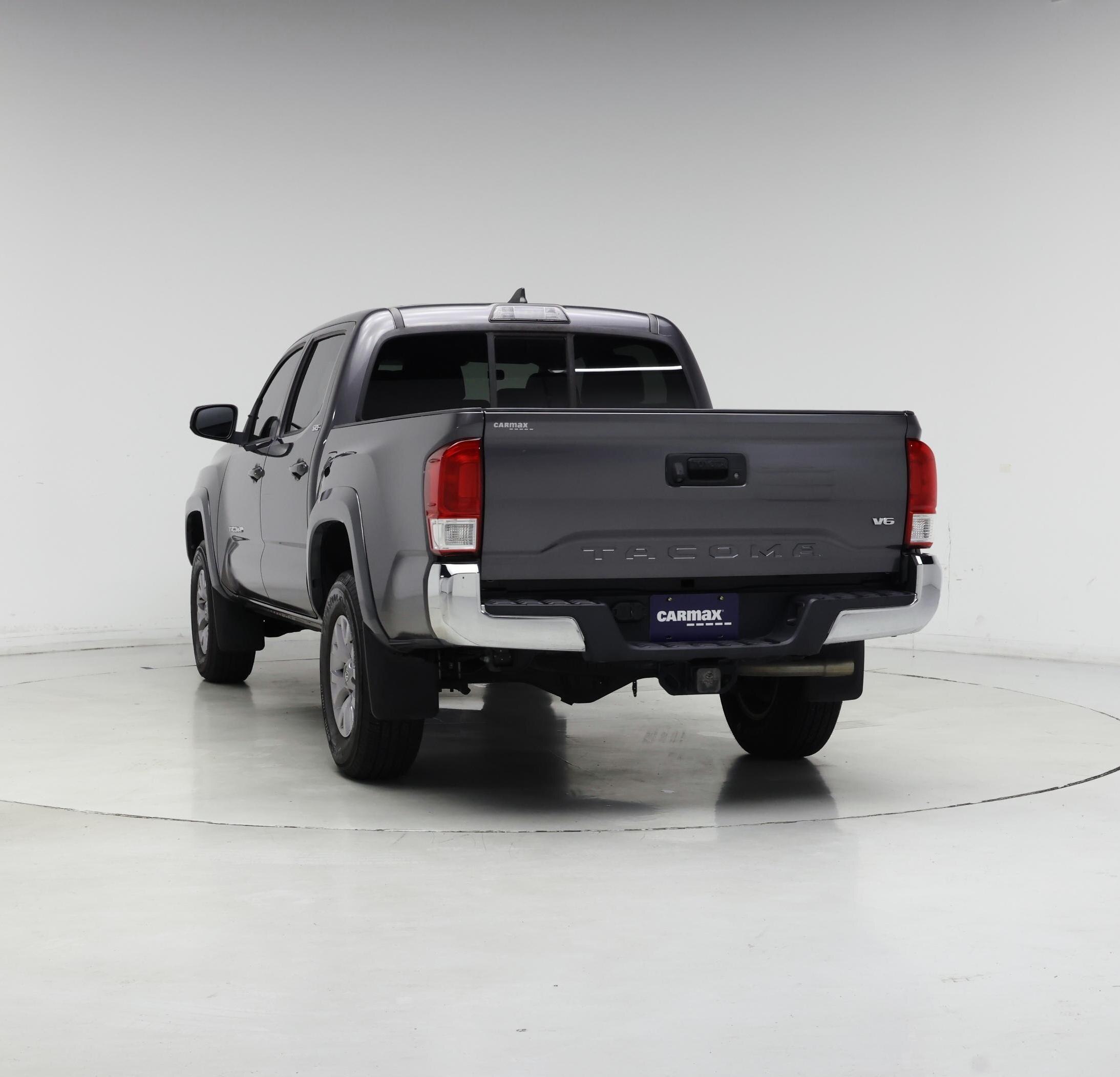 Thumbnail: 2017 Toyota Tacoma - 6
