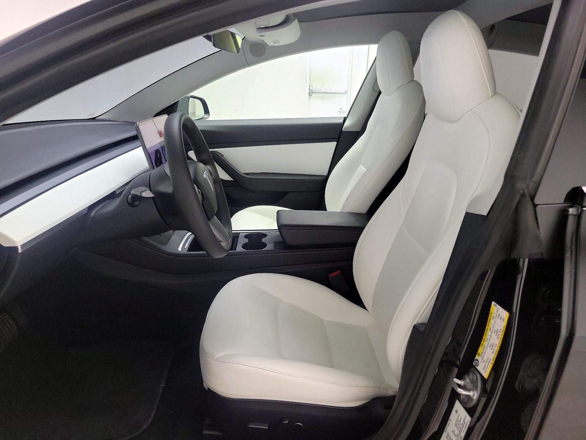 Thumbnail: 2021 Tesla Model 3 - 11