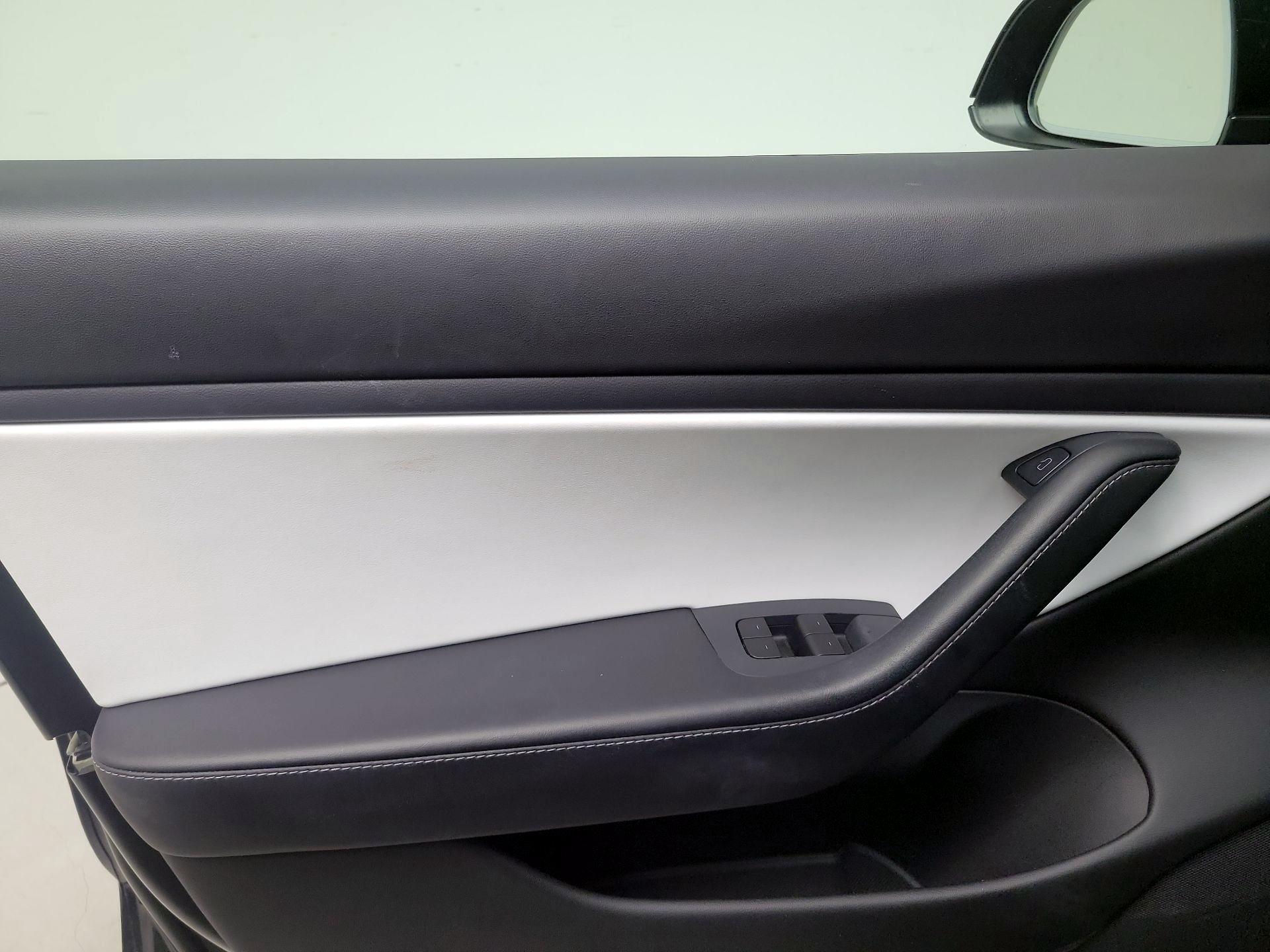 Thumbnail: 2021 Tesla Model 3 - 12