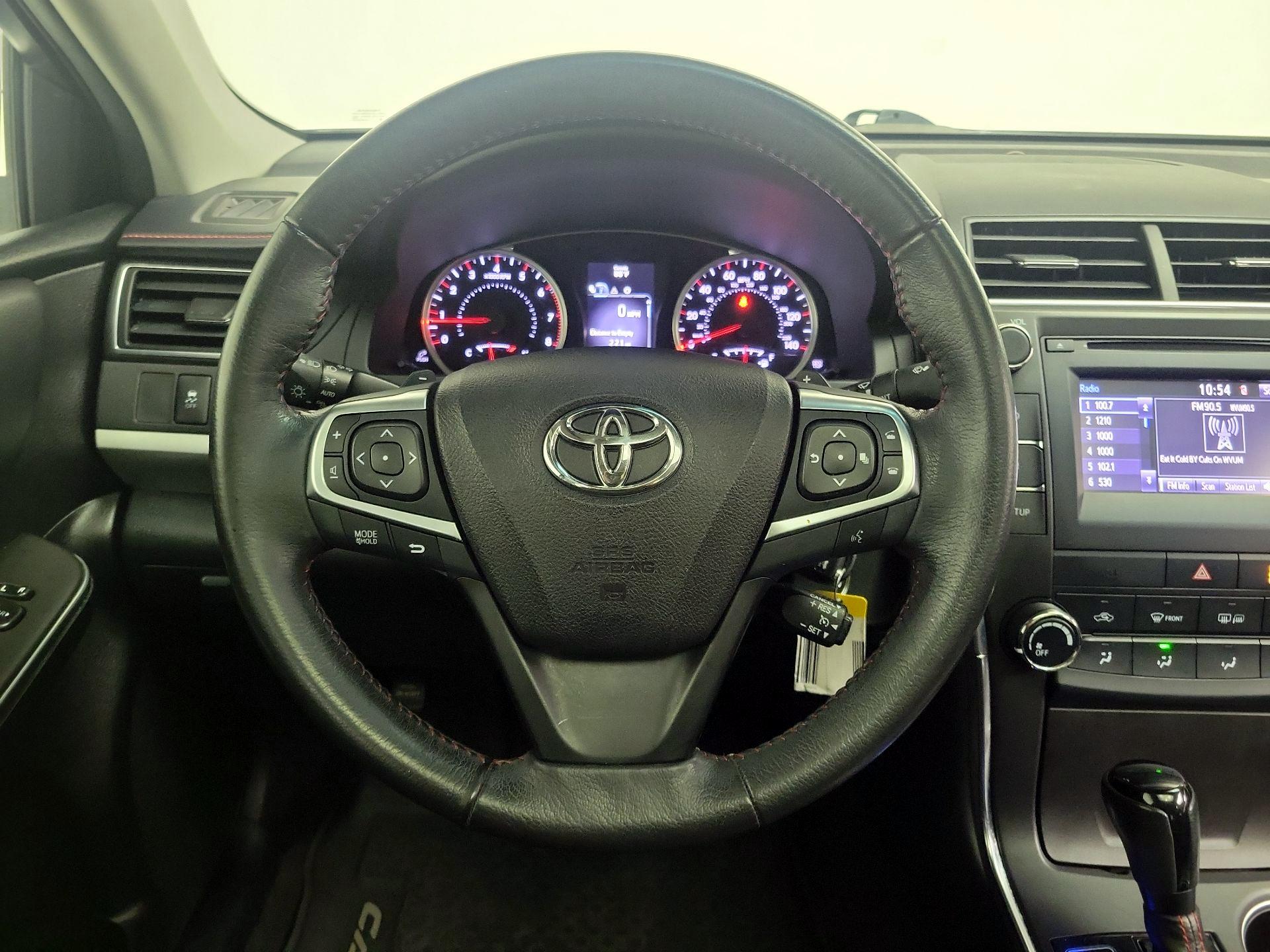 Thumbnail: 2017 Toyota Camry - 10