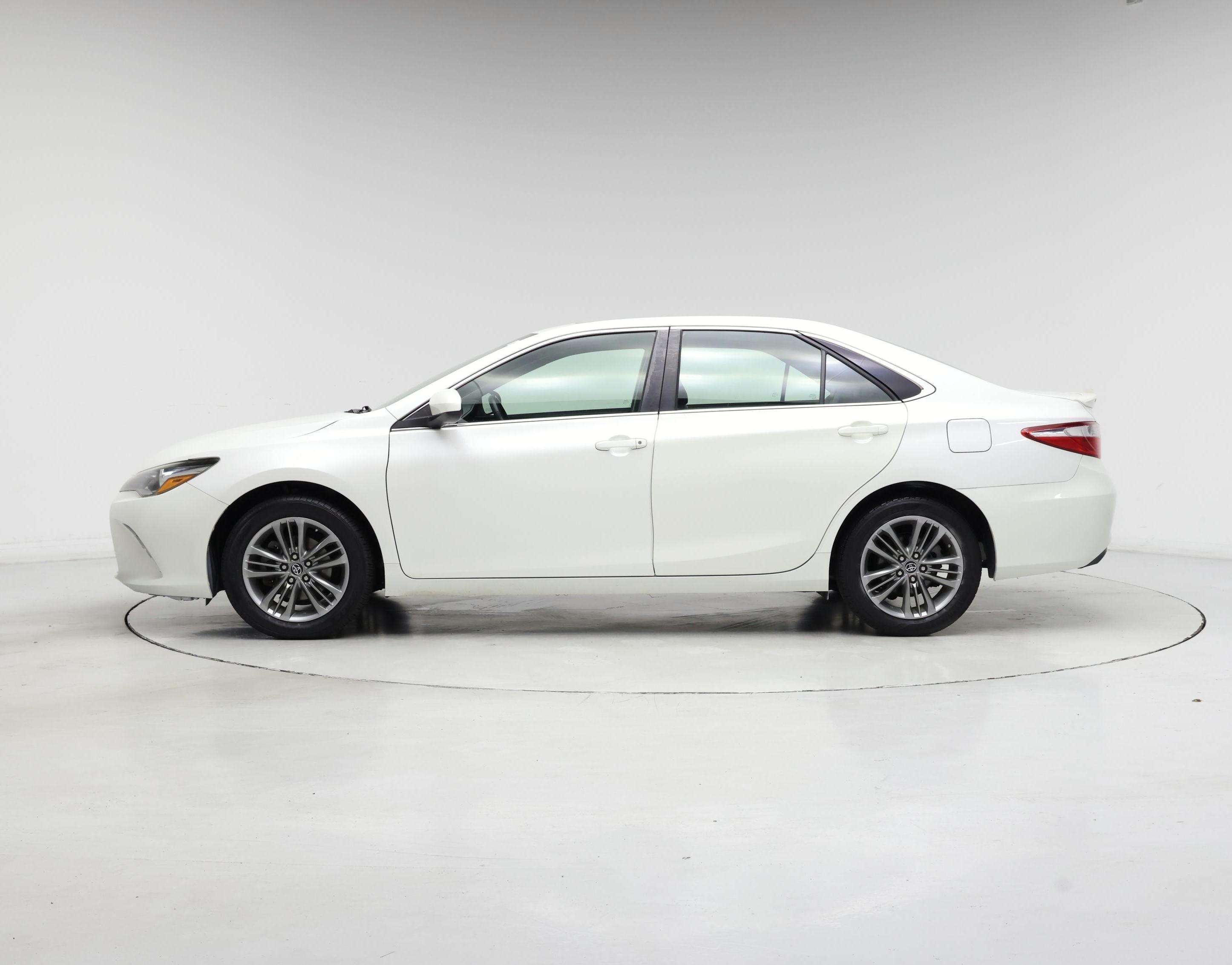 Thumbnail: 2017 Toyota Camry - 3
