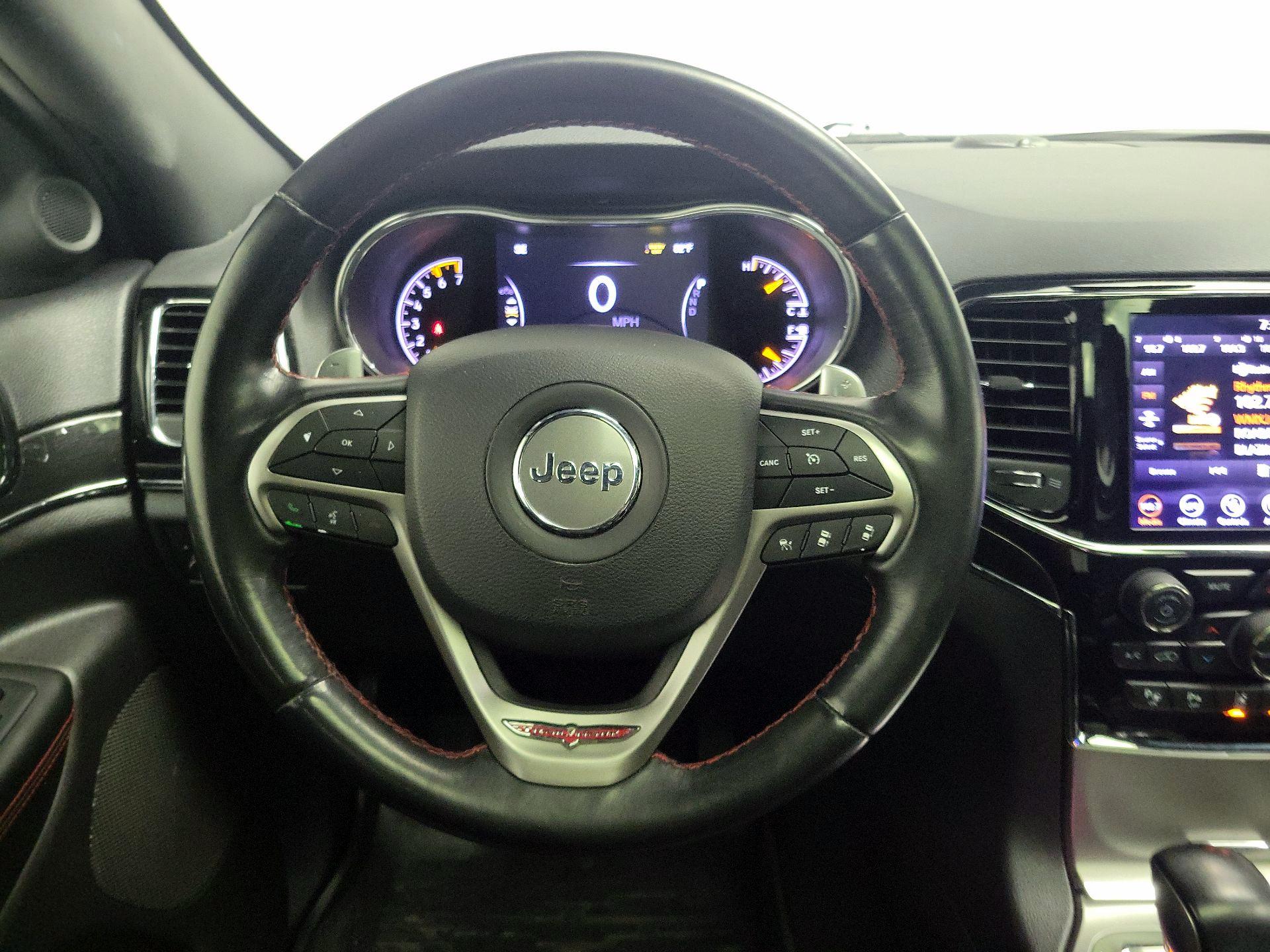 Thumbnail: 2020 Jeep Grand Cherokee - 10