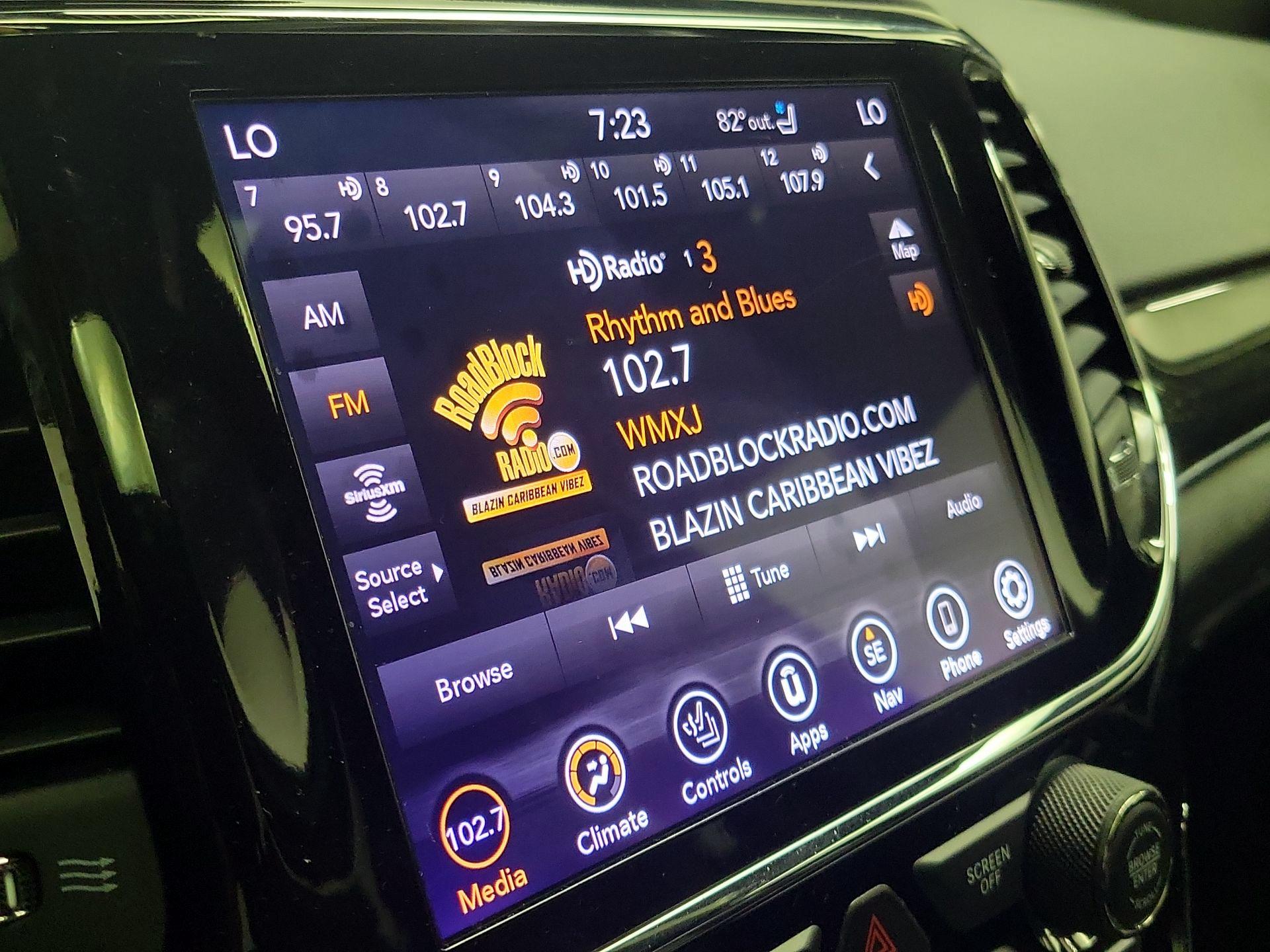 Thumbnail: 2020 Jeep Grand Cherokee - 16