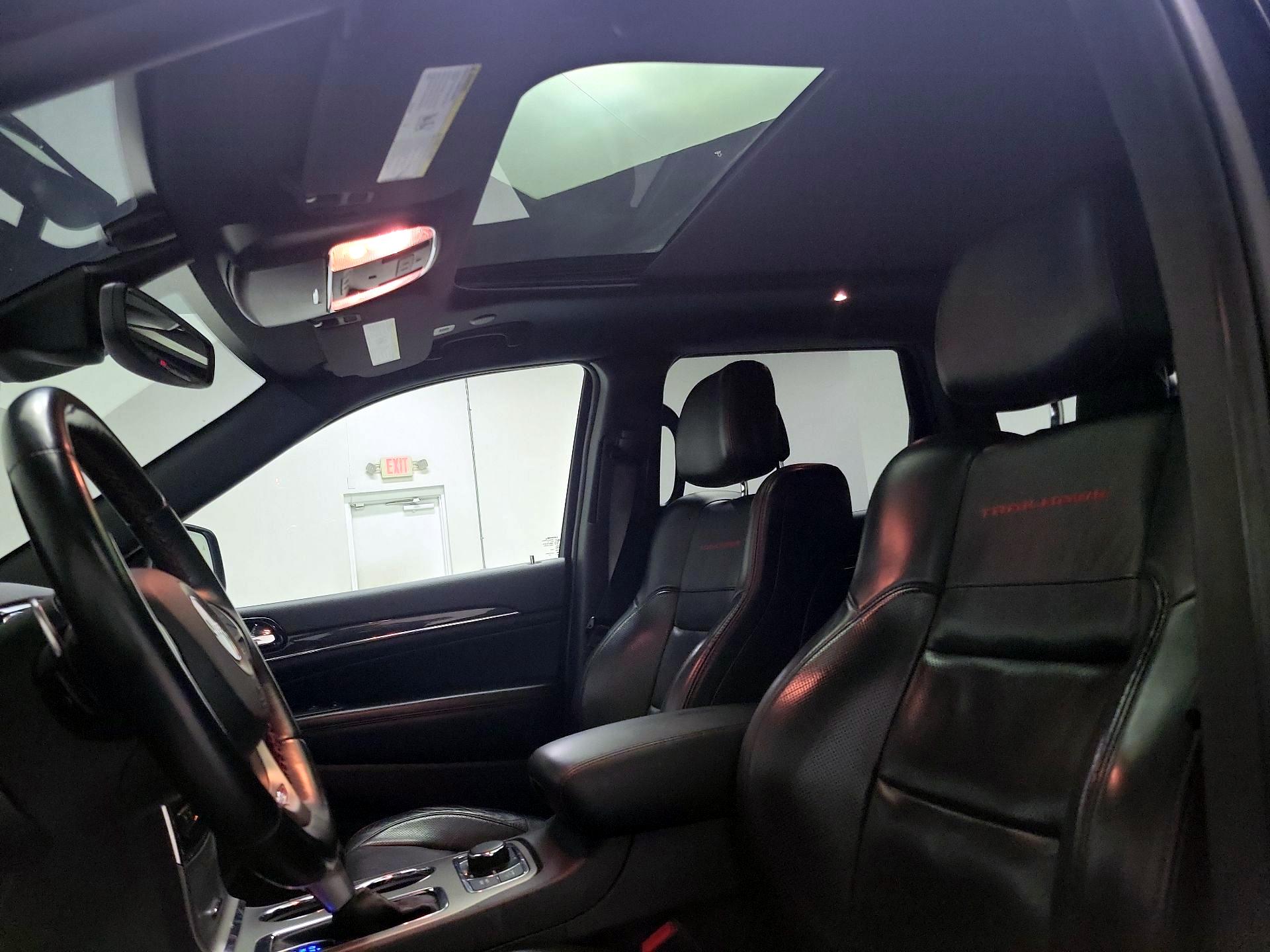 Thumbnail: 2020 Jeep Grand Cherokee - 20