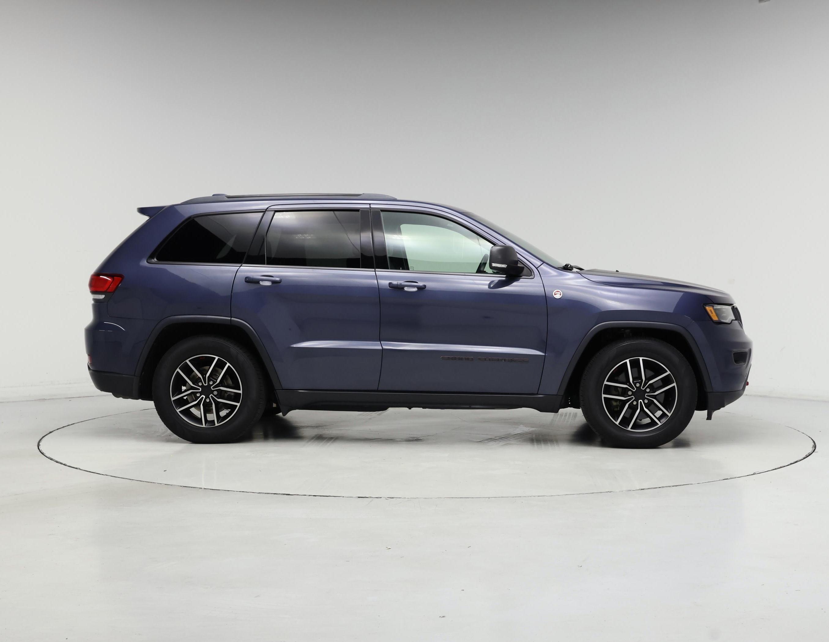 Thumbnail: 2020 Jeep Grand Cherokee - 7