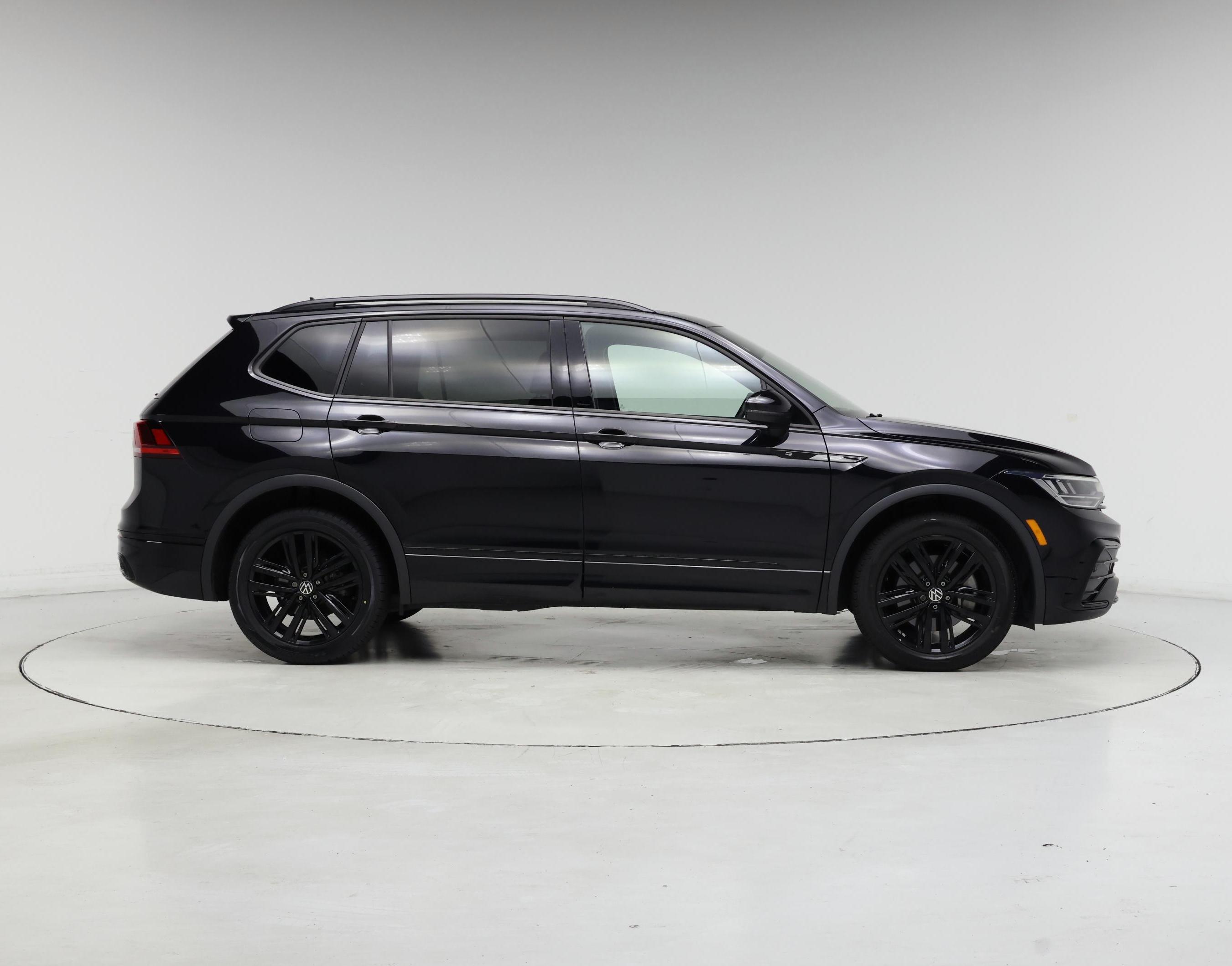 Thumbnail: 2022 Volkswagen Tiguan - 7