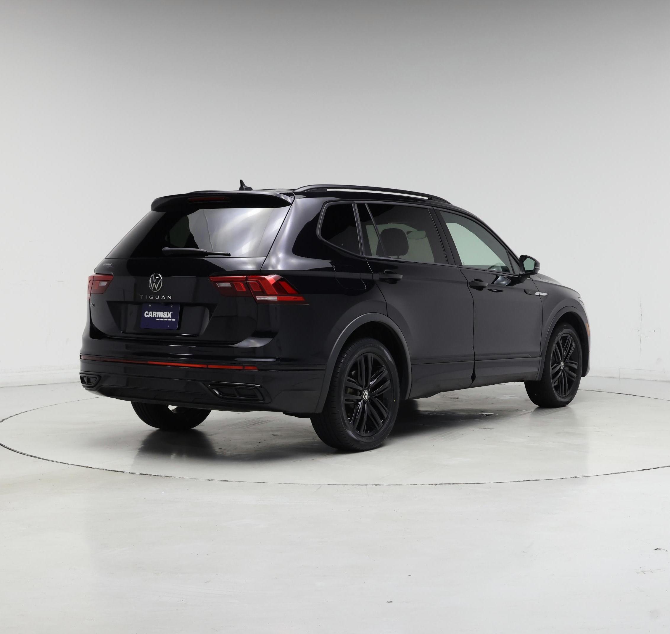 Thumbnail: 2022 Volkswagen Tiguan - 8