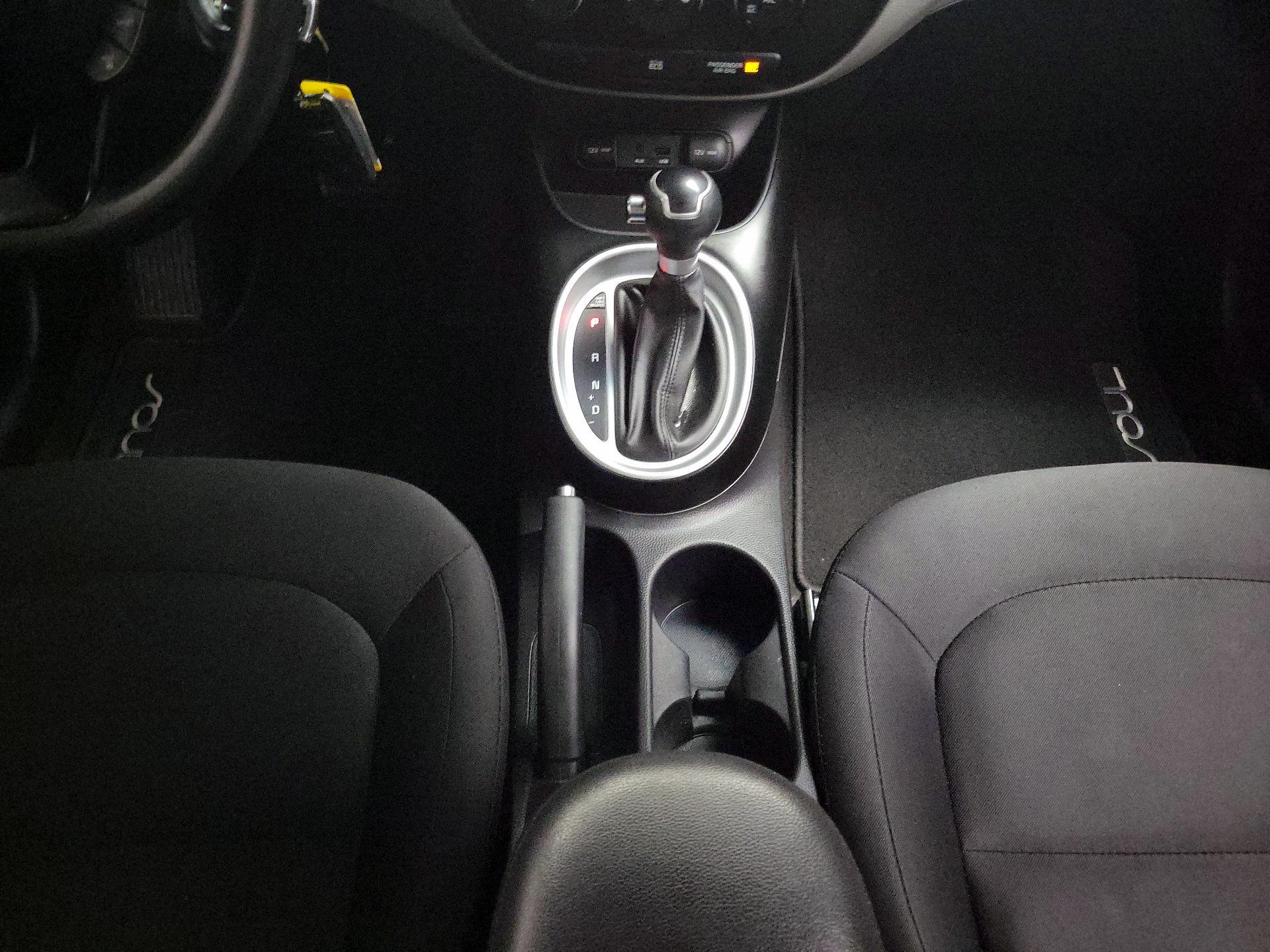 Thumbnail: 2015 Kia Soul - 16