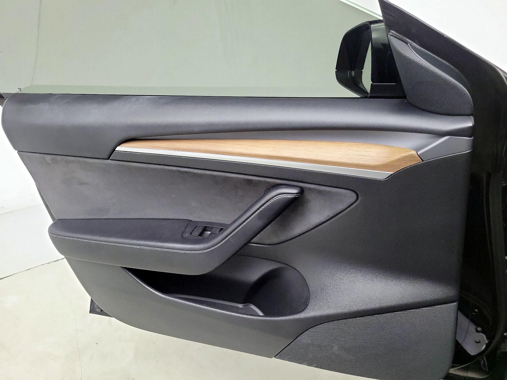 Thumbnail: 2021 Tesla Model 3 - 13