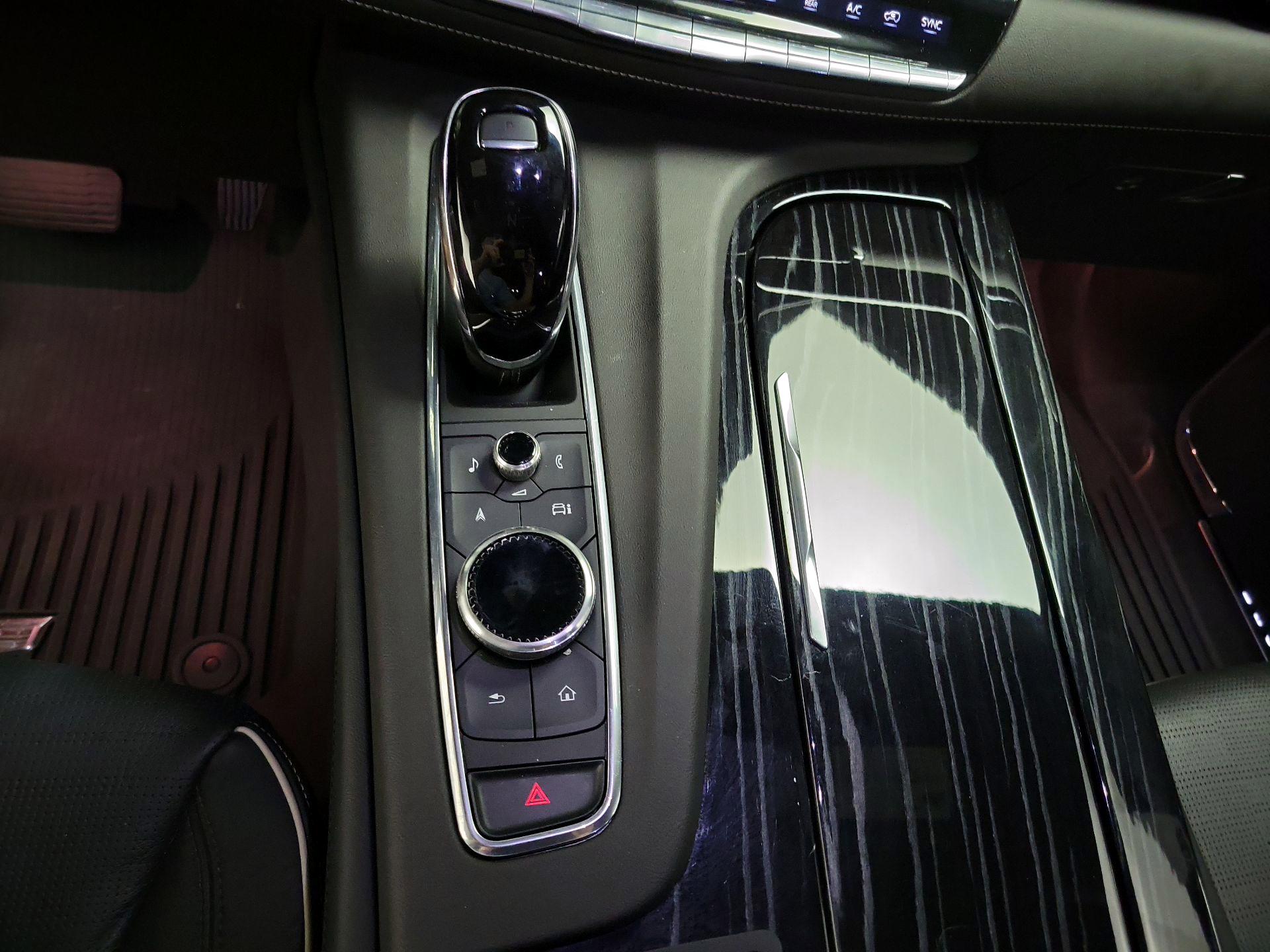 Thumbnail: 2022 Cadillac Escalade - 18