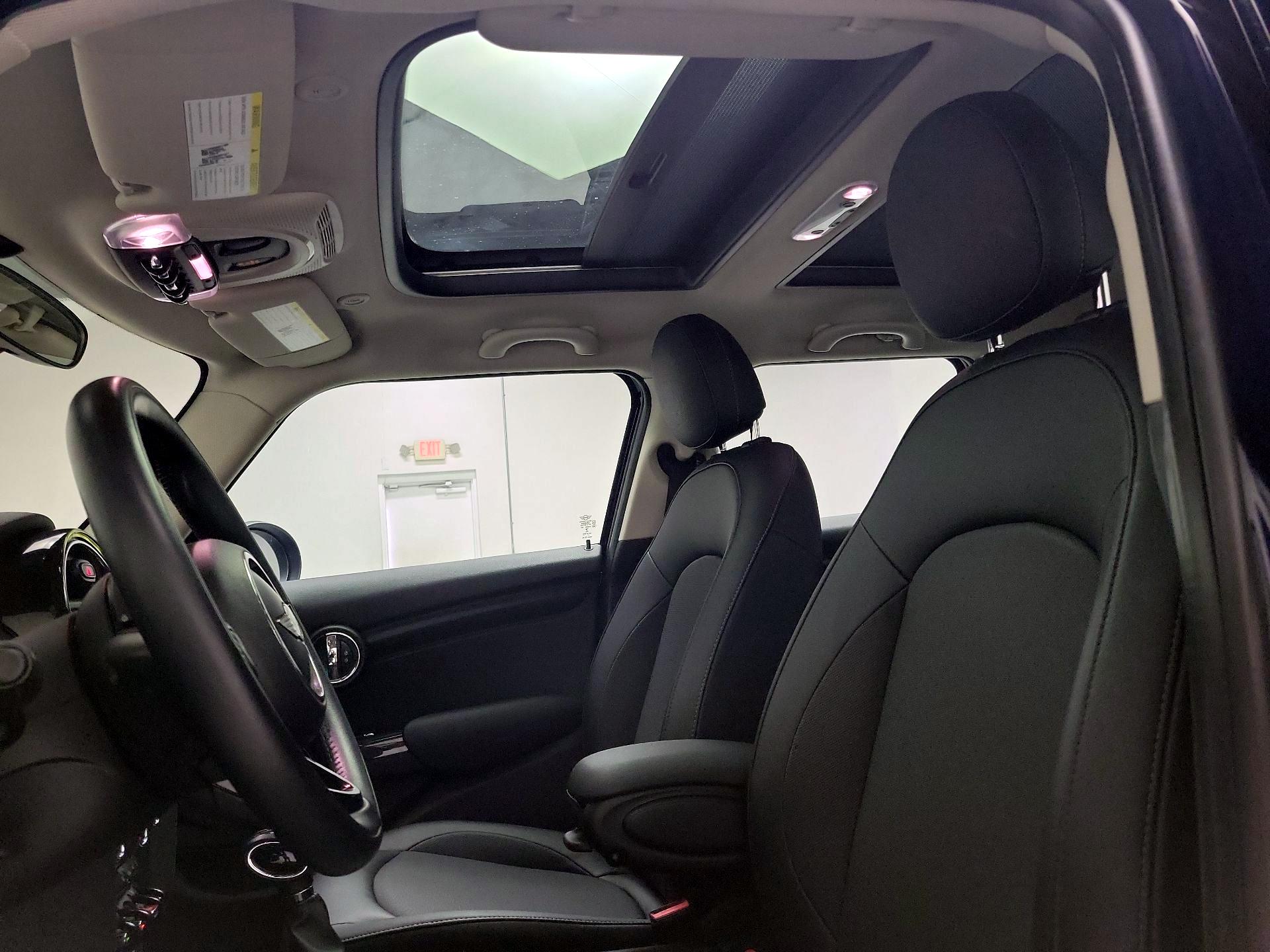 Thumbnail: 2018 MINI Cooper Hardtop - 19