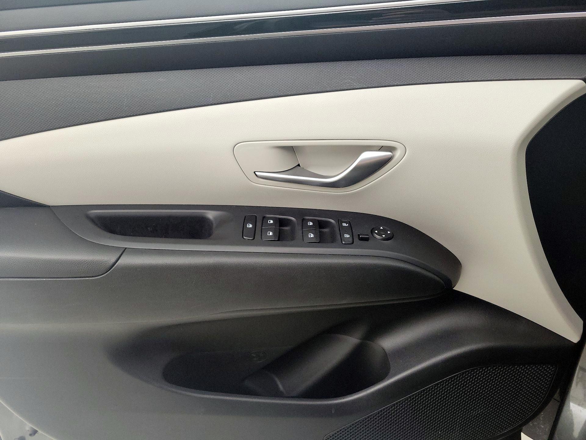 Thumbnail: 2022 Hyundai Tucson - 12