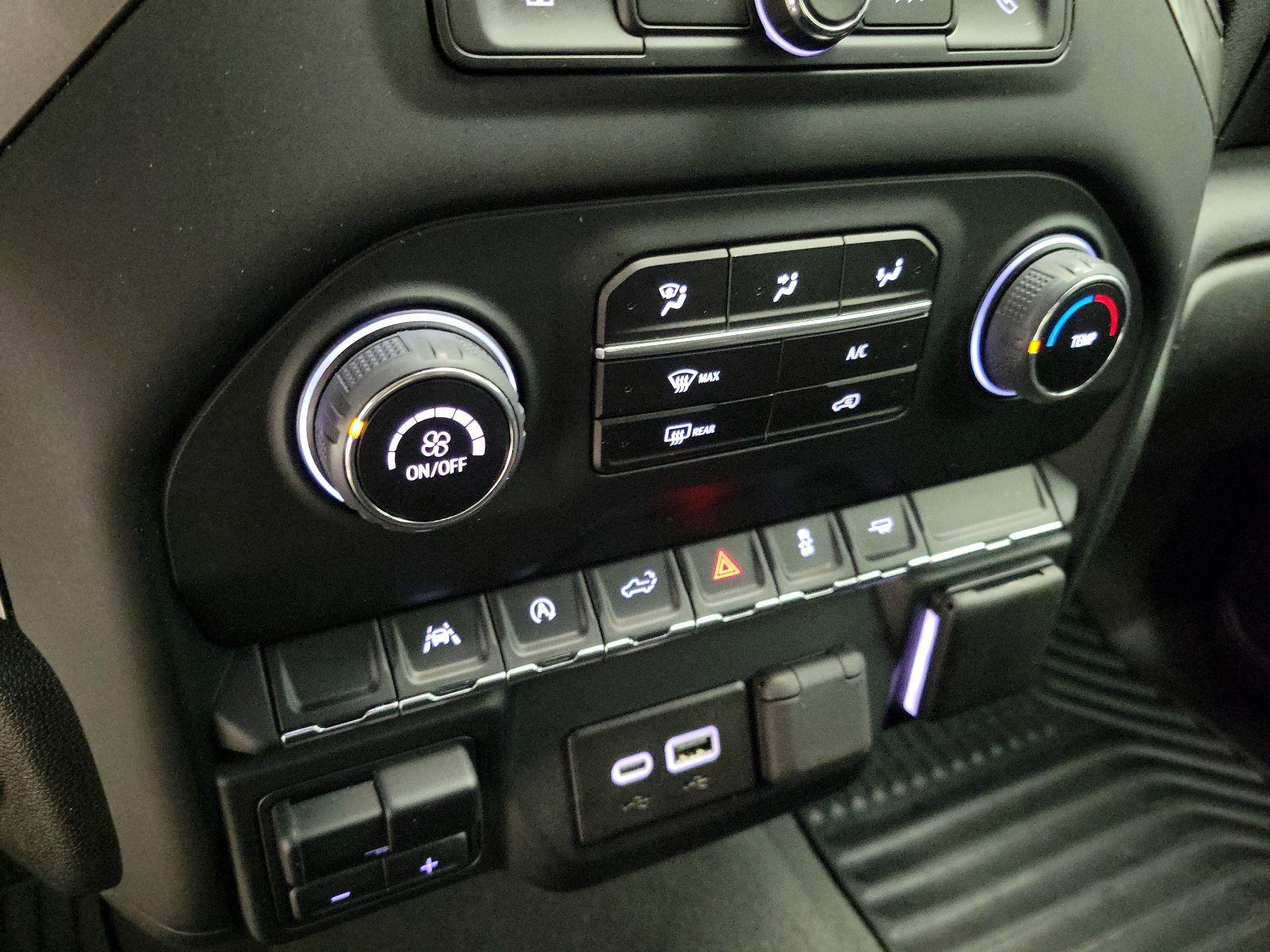 Thumbnail: 2024 Chevrolet Silverado 1500 - 17