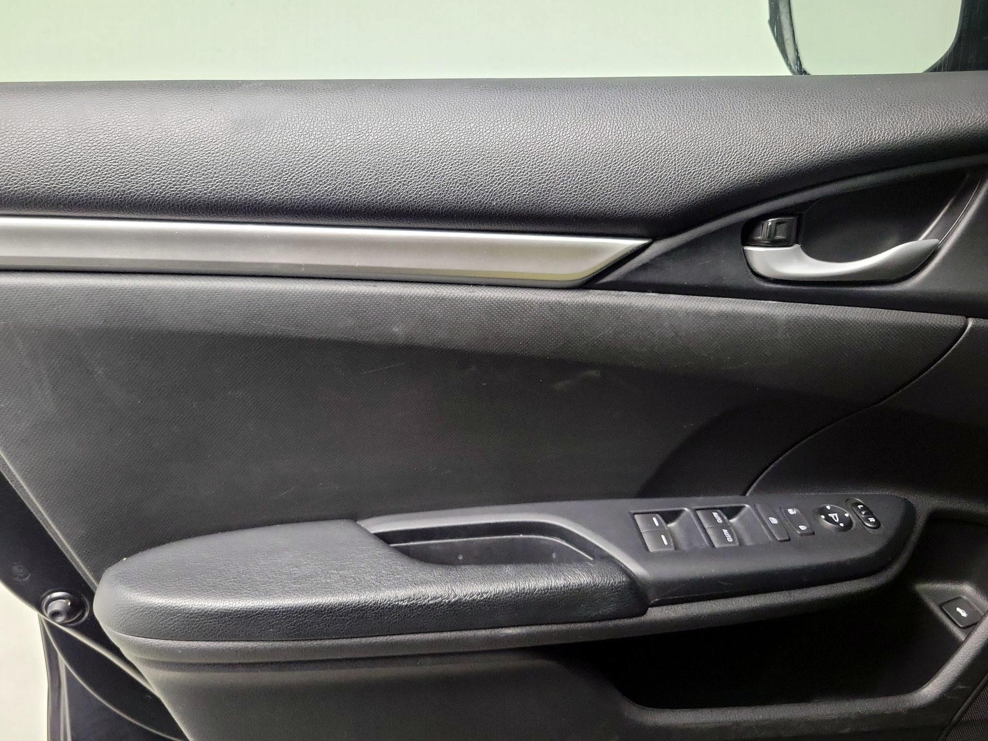 Thumbnail: 2019 Honda Civic - 12