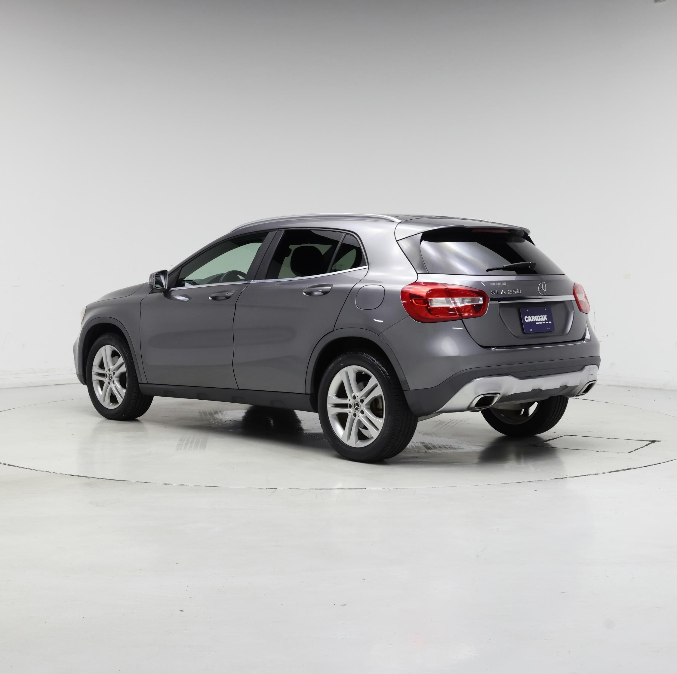 Thumbnail: 2018 Mercedes-Benz GLA - 2