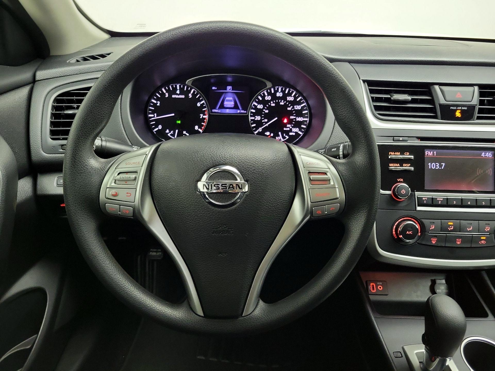 Thumbnail: 2018 Nissan Altima - 10