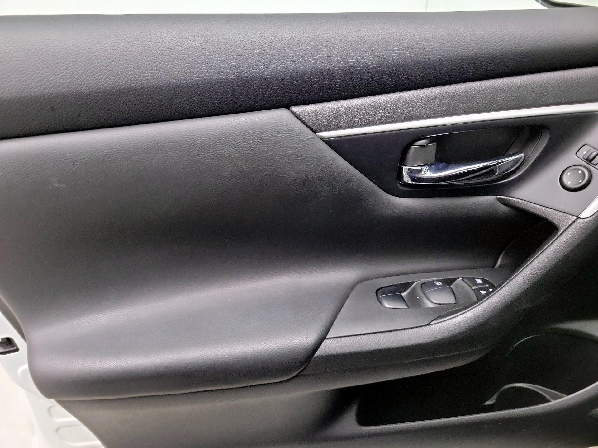 Thumbnail: 2018 Nissan Altima - 12