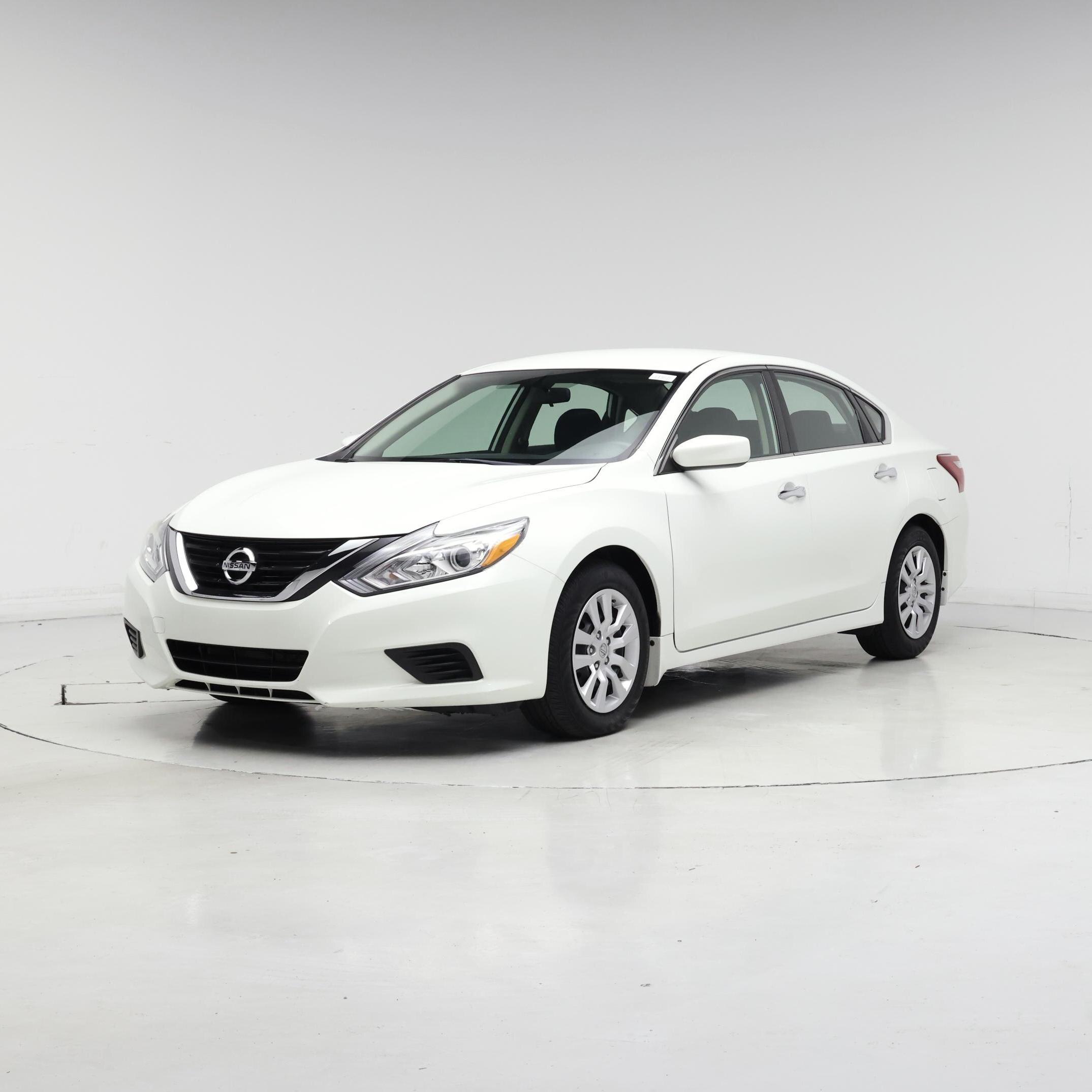 Thumbnail: 2018 Nissan Altima - 4