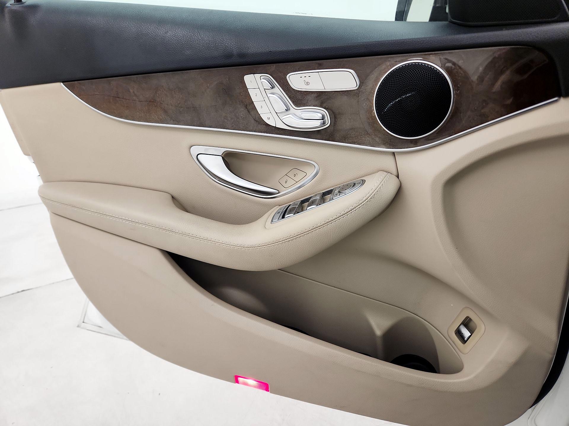 Thumbnail: 2017 Mercedes-Benz C-Class - 12