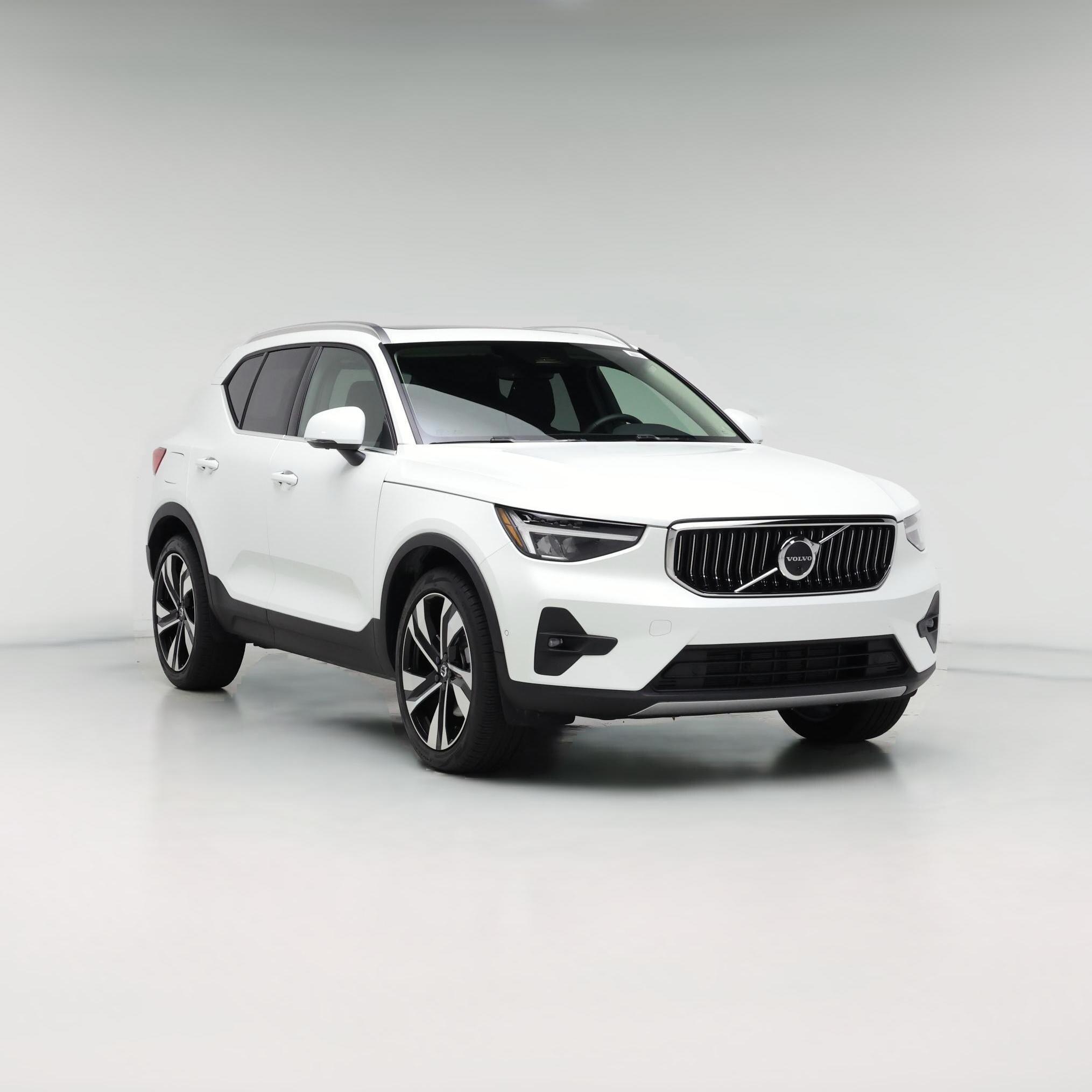 Thumbnail: 2023 Volvo XC40 - 1