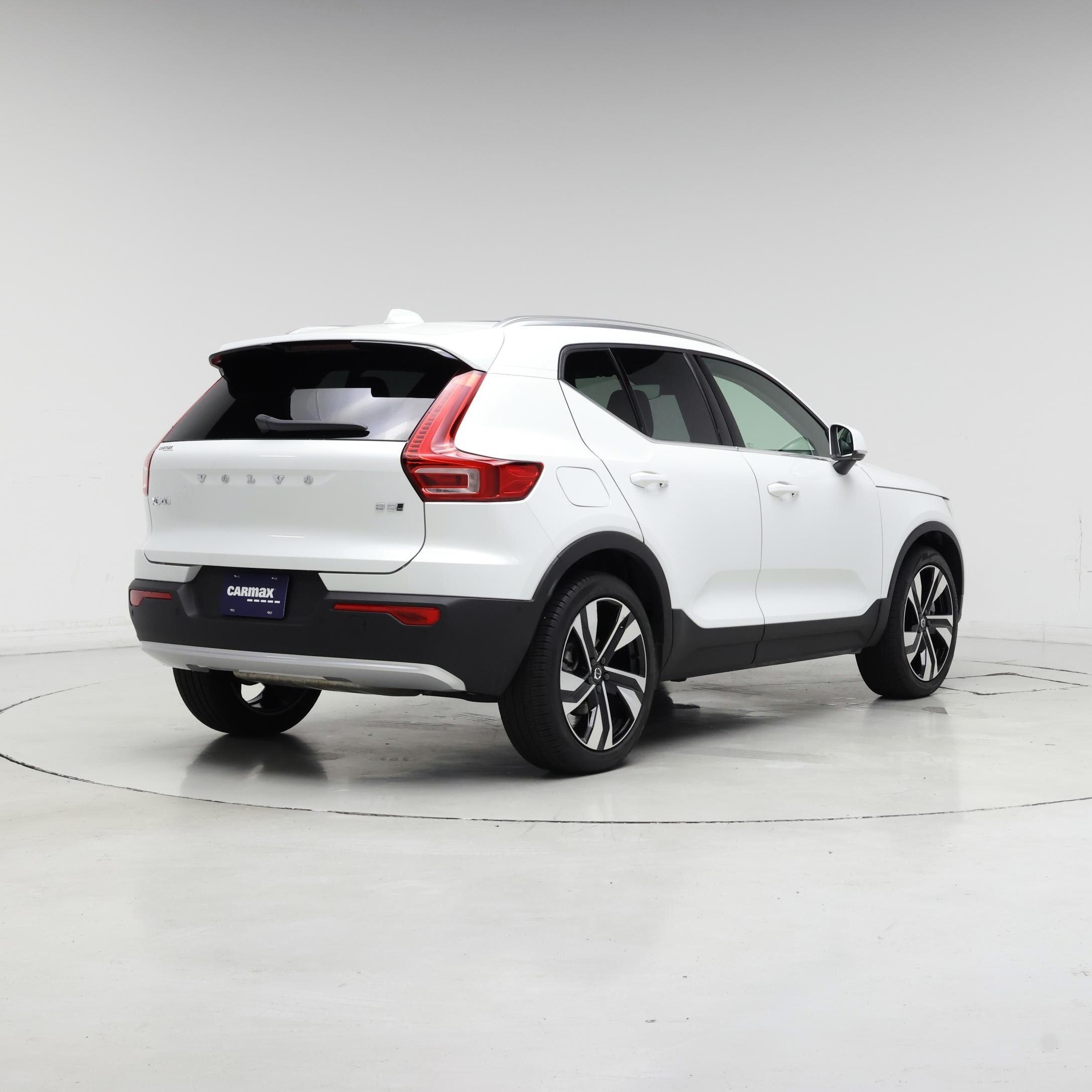 Thumbnail: 2023 Volvo XC40 - 8