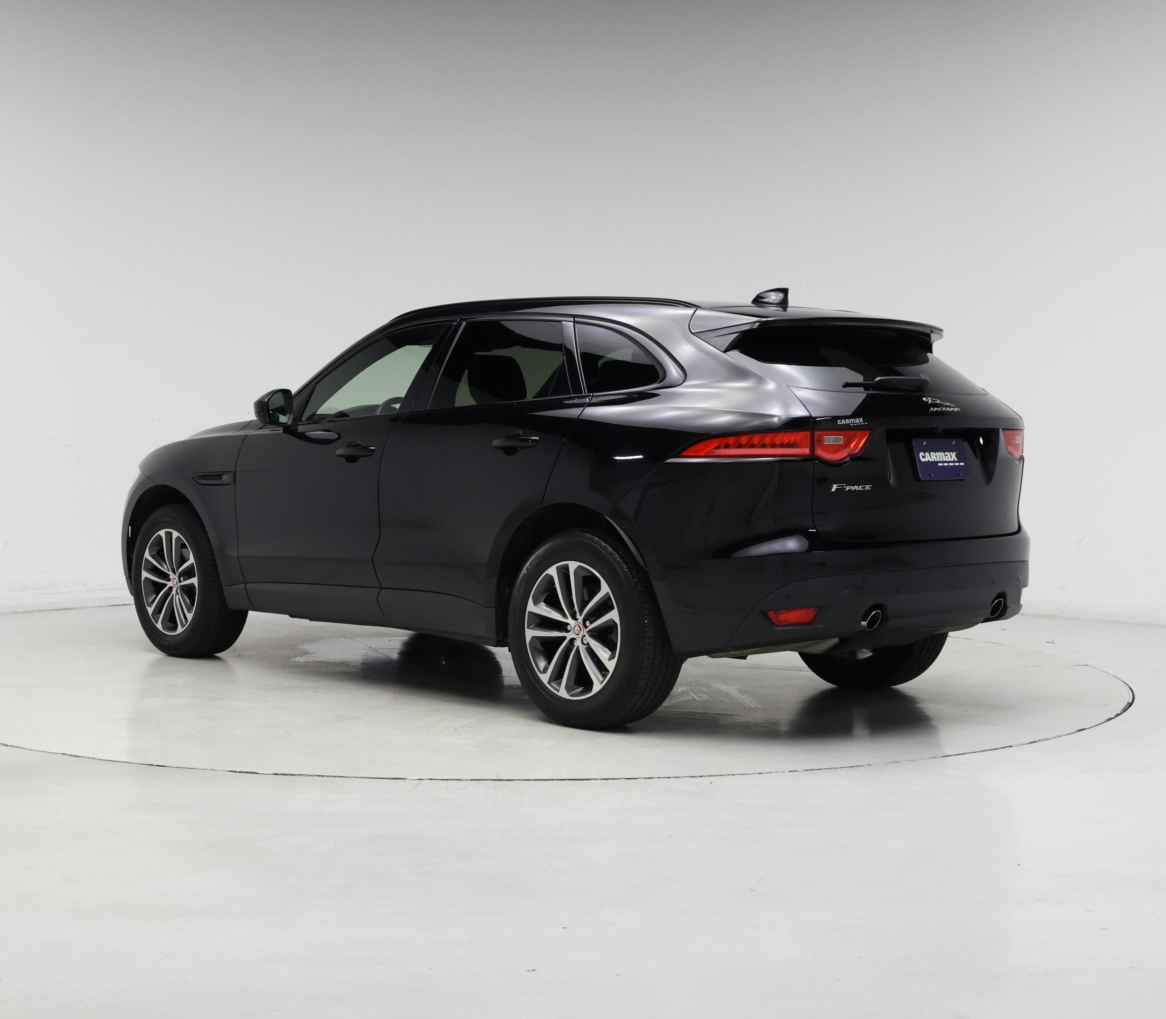 Thumbnail: 2018 Jaguar F-Pace - 2