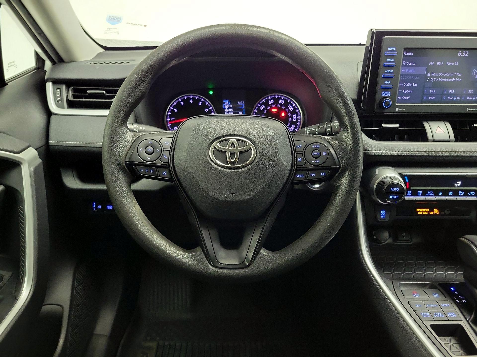Thumbnail: 2022 Toyota RAV4 - 10