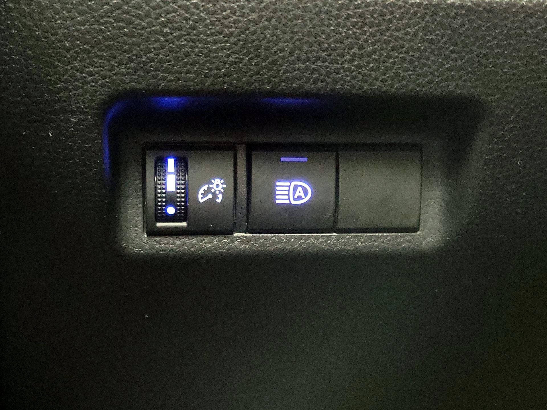 Thumbnail: 2022 Toyota RAV4 - 13