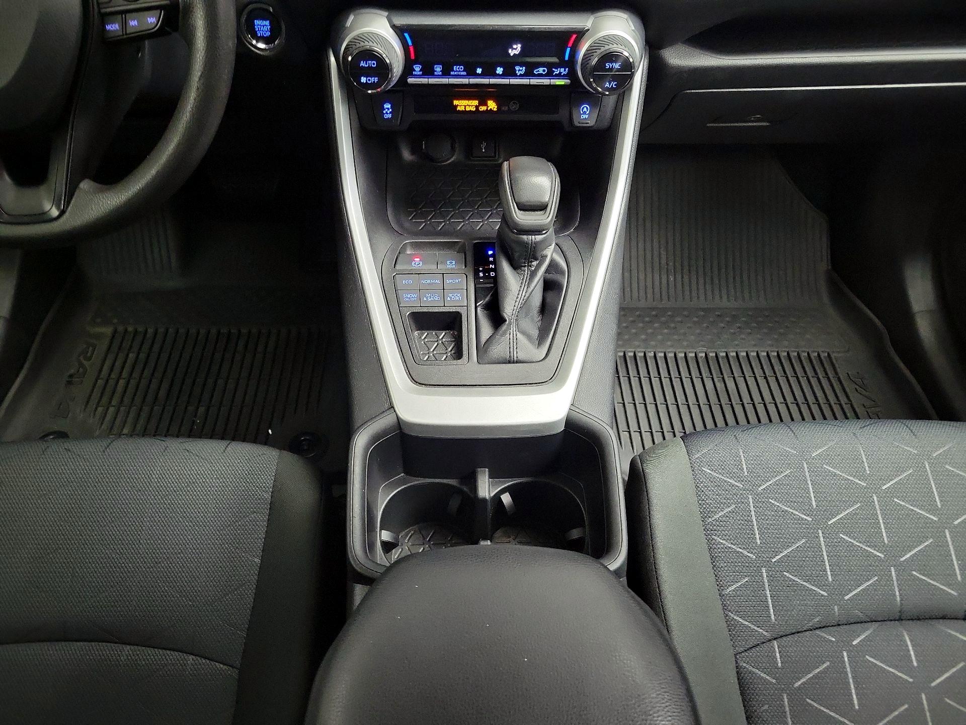 Thumbnail: 2022 Toyota RAV4 - 17