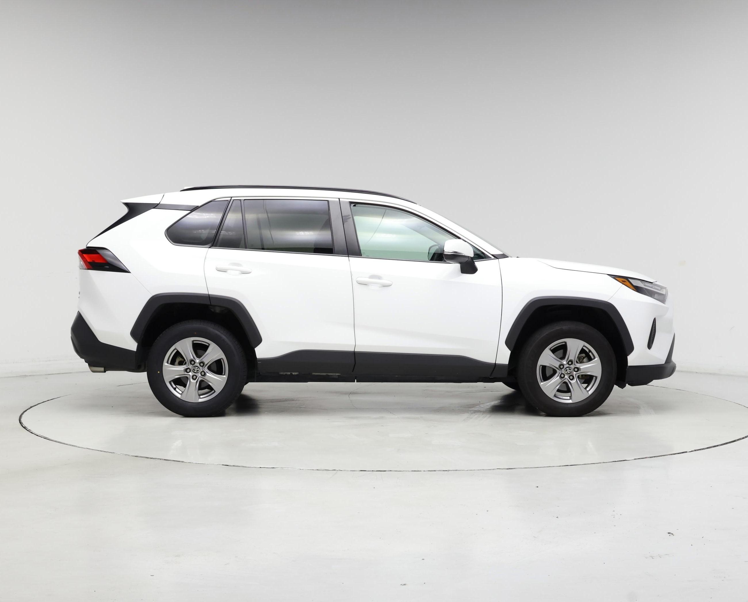 Thumbnail: 2022 Toyota RAV4 - 7