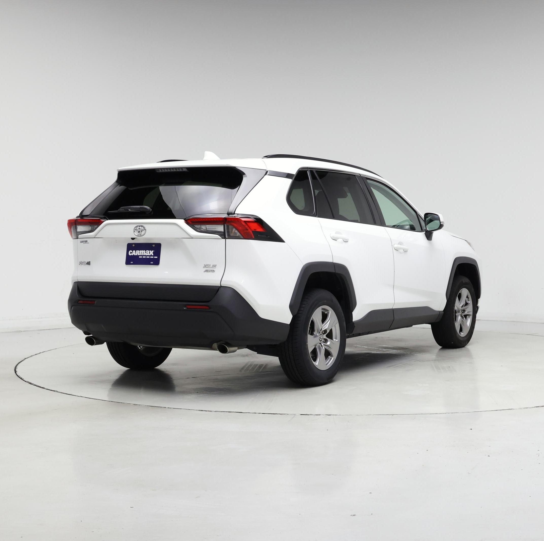 Thumbnail: 2022 Toyota RAV4 - 8