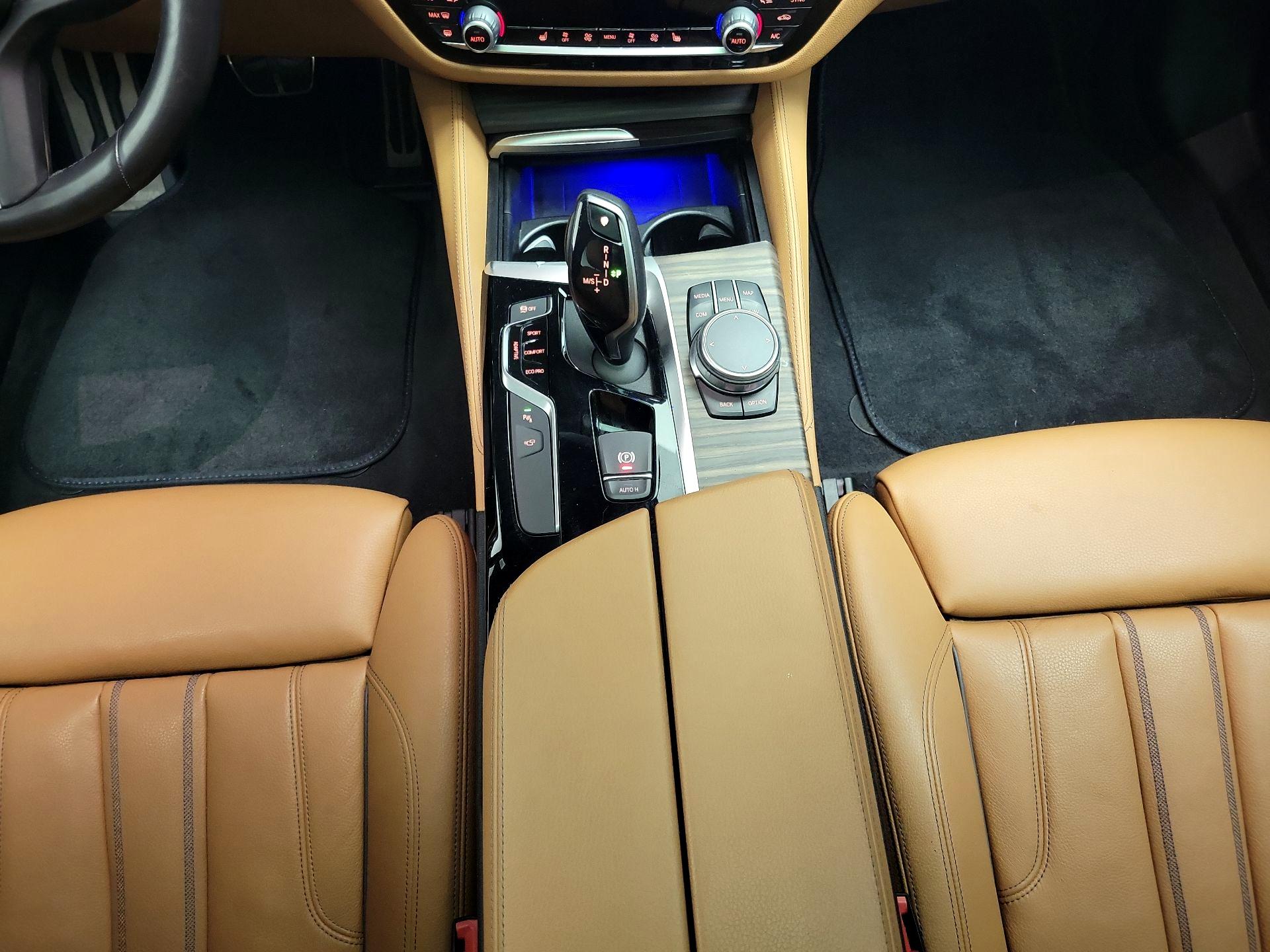 Thumbnail: 2020 BMW 5 Series - 18