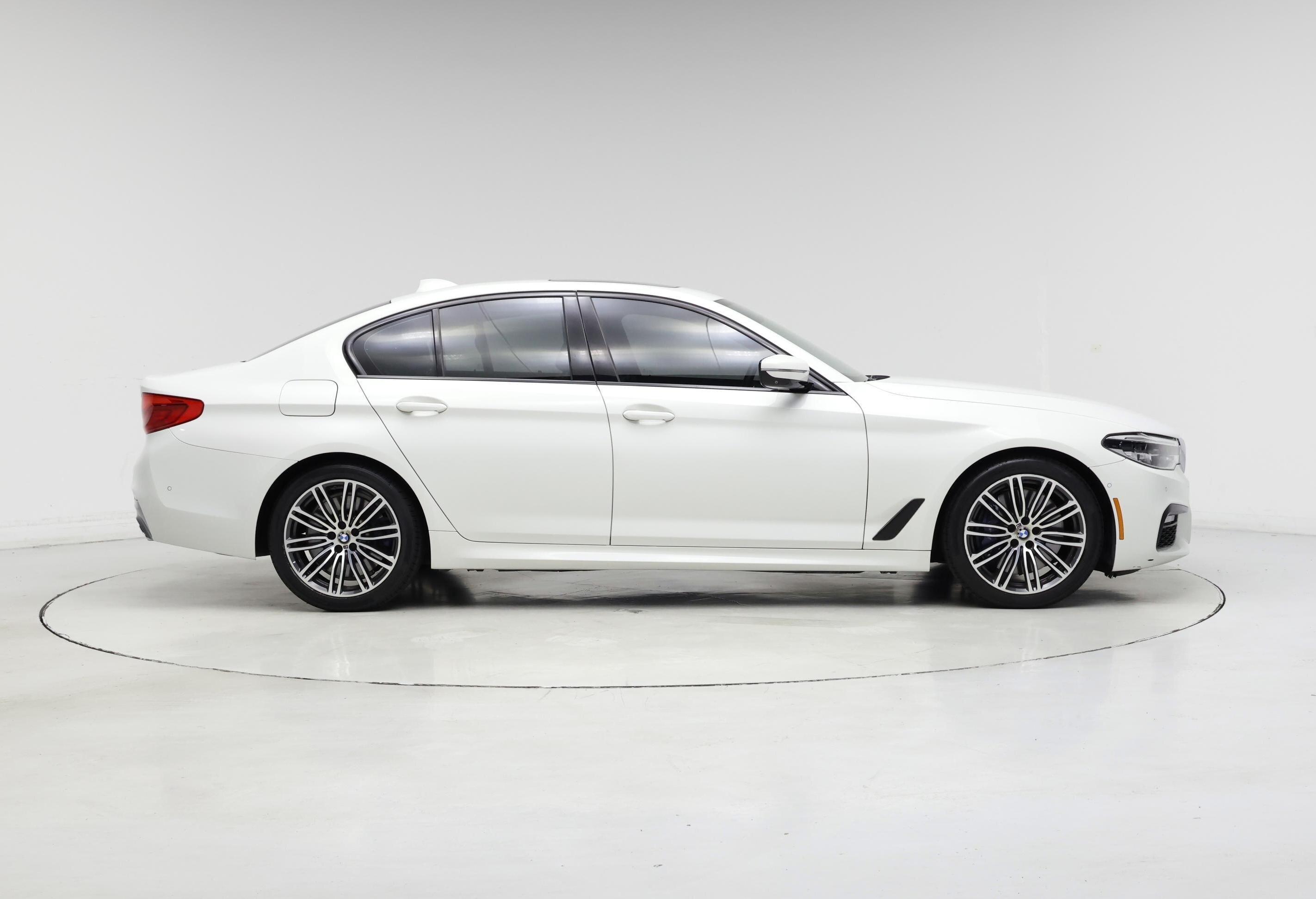 Thumbnail: 2020 BMW 5 Series - 7