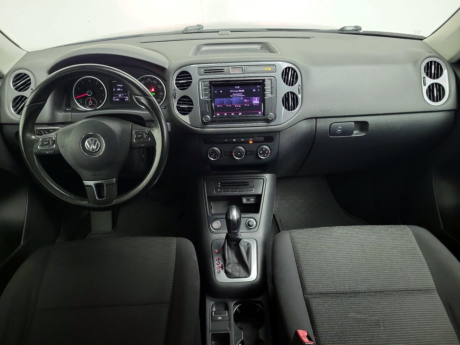 Thumbnail: 2017 Volkswagen Tiguan - 9