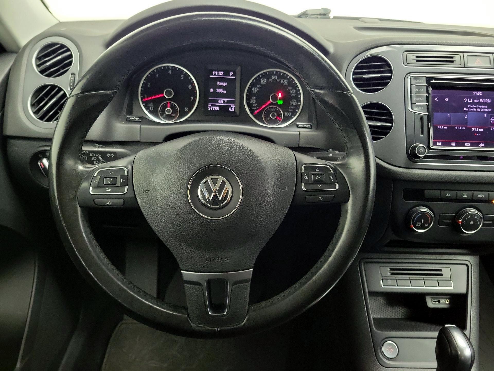 Thumbnail: 2017 Volkswagen Tiguan - 10