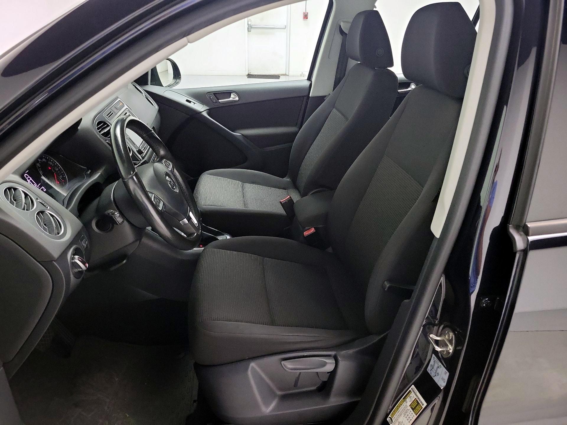 Thumbnail: 2017 Volkswagen Tiguan - 11
