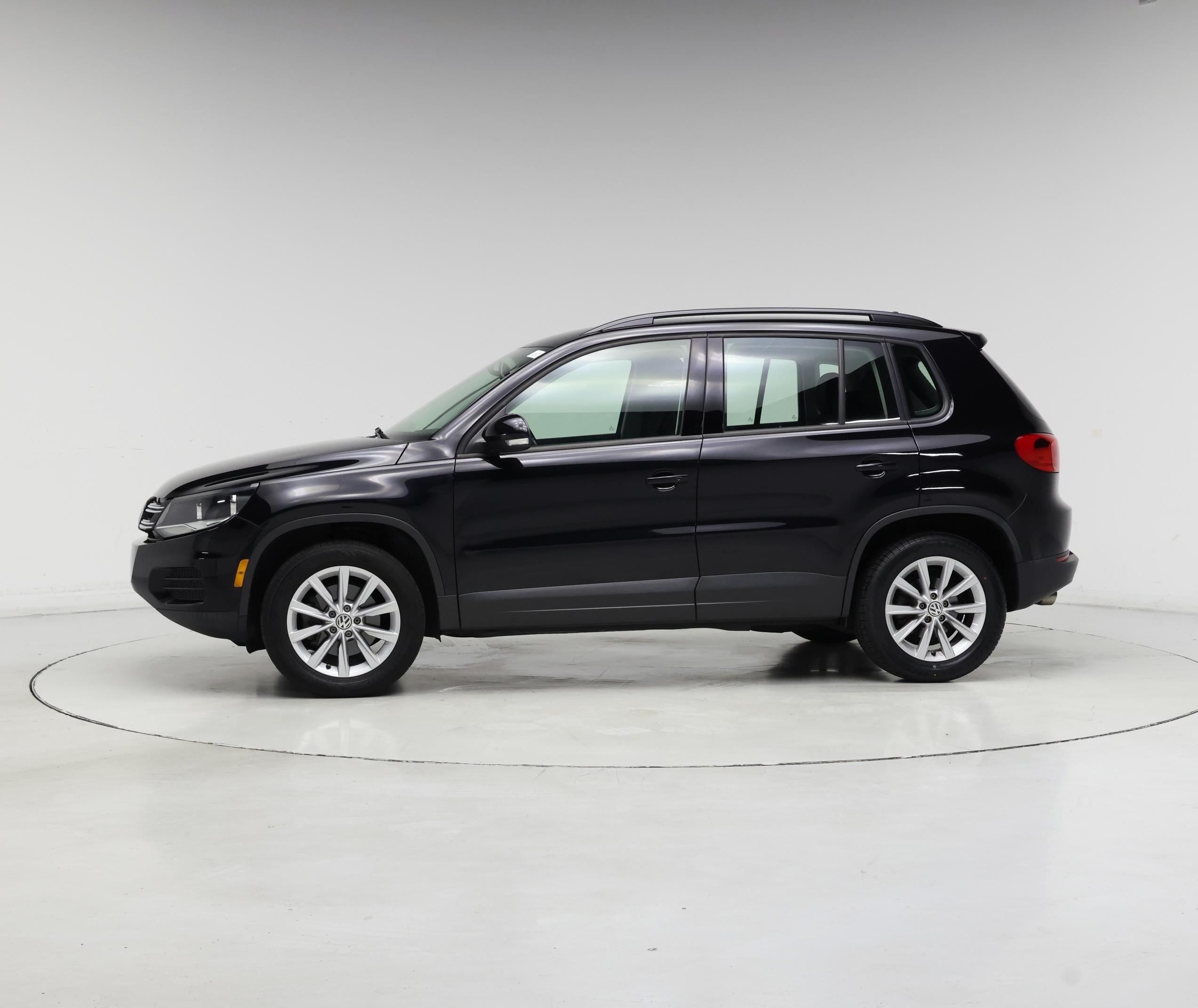 Thumbnail: 2017 Volkswagen Tiguan - 3
