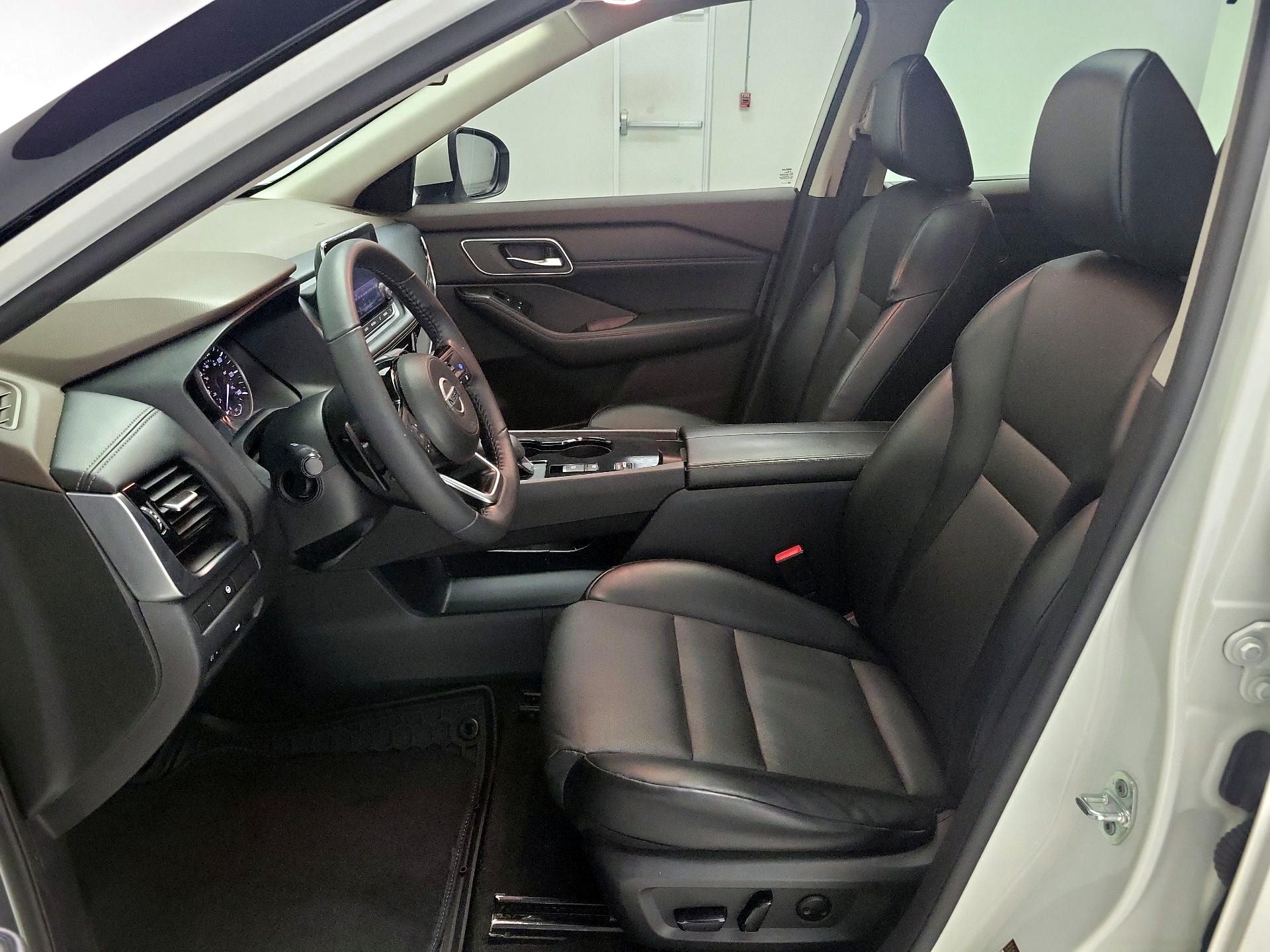 Thumbnail: 2021 Nissan Rogue - 11