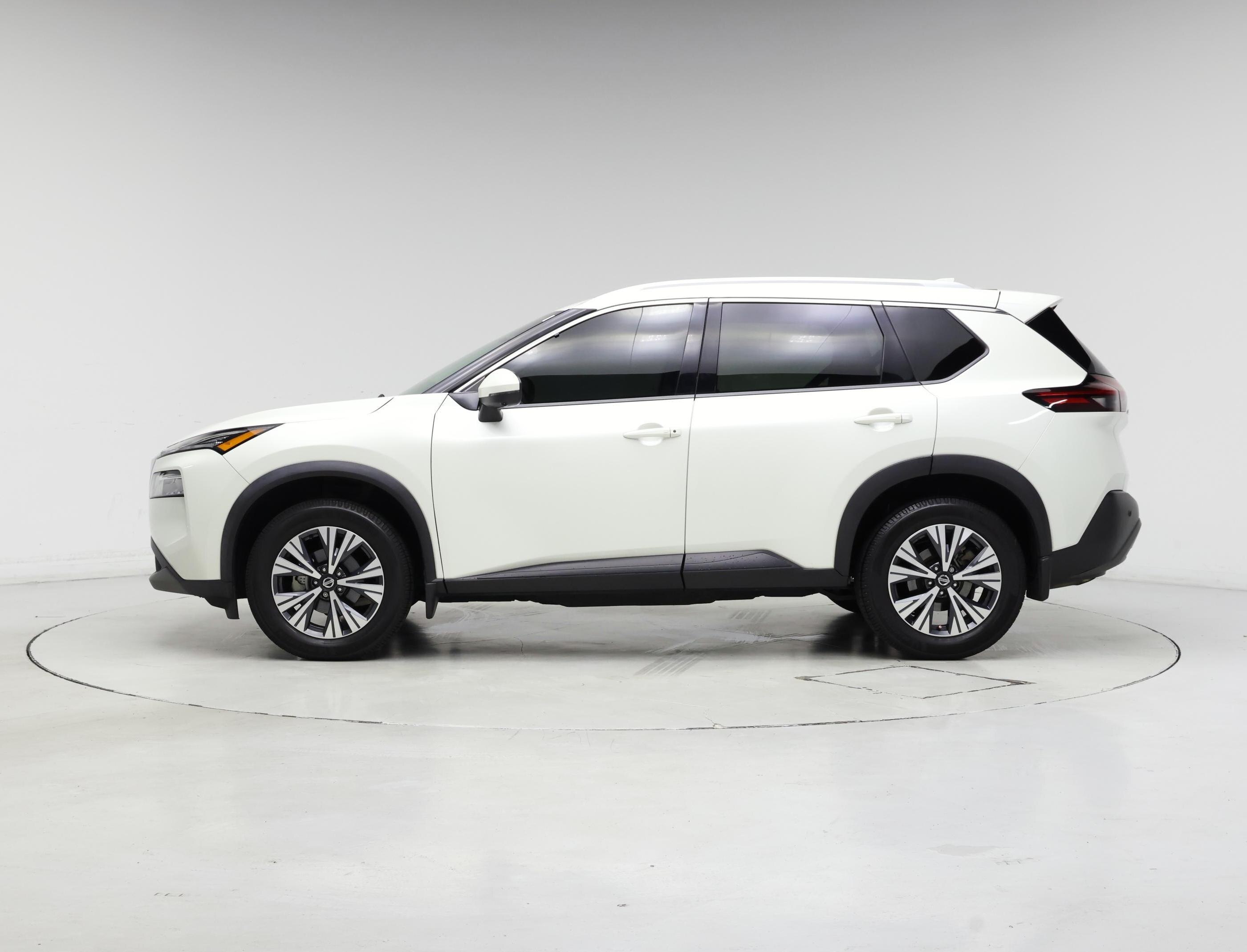 Thumbnail: 2021 Nissan Rogue - 3