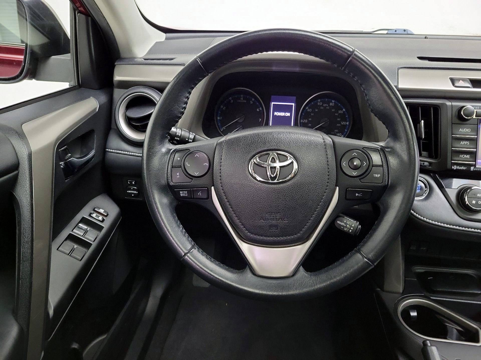 Thumbnail: 2018 Toyota RAV4 - 10