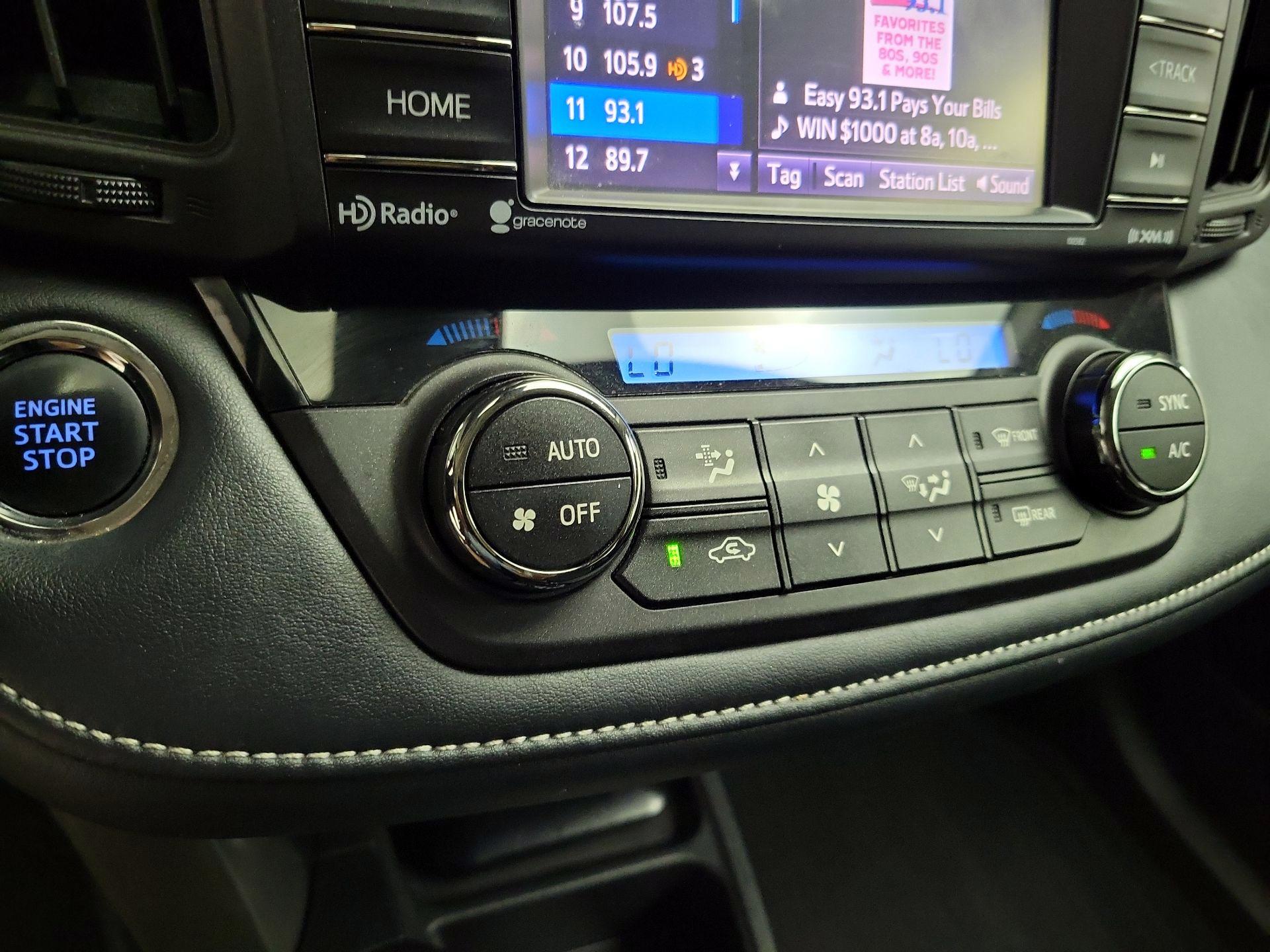 Thumbnail: 2018 Toyota RAV4 - 17